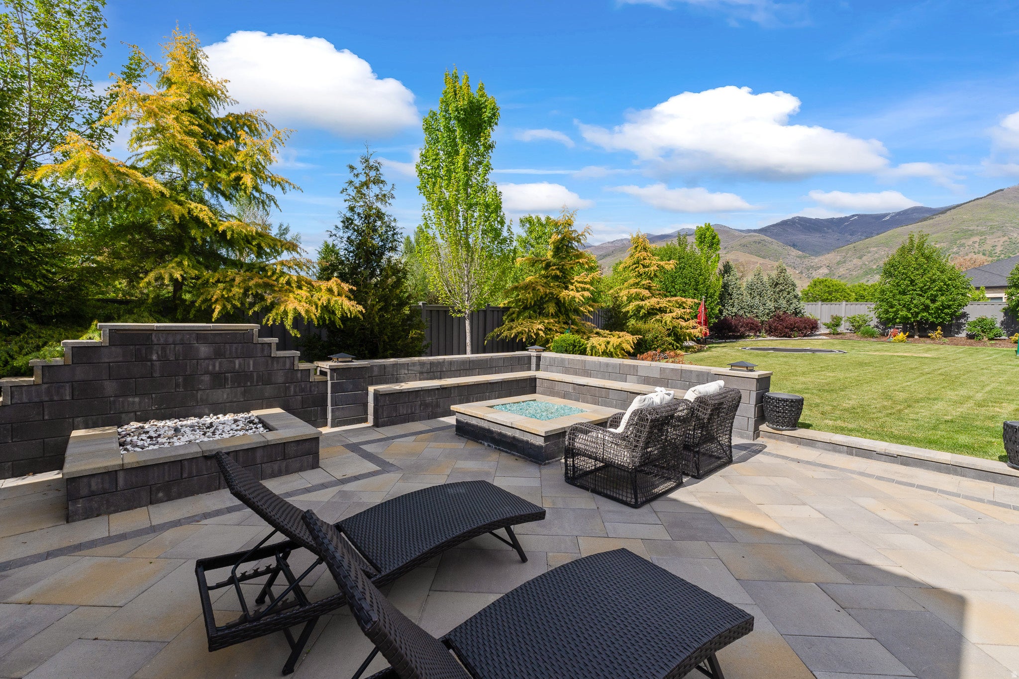 Fruit Heights, Utah, 84037, United States, 6 Bedrooms Bedrooms, ,4 BathroomsBathrooms,Residential,Contingent,2045711