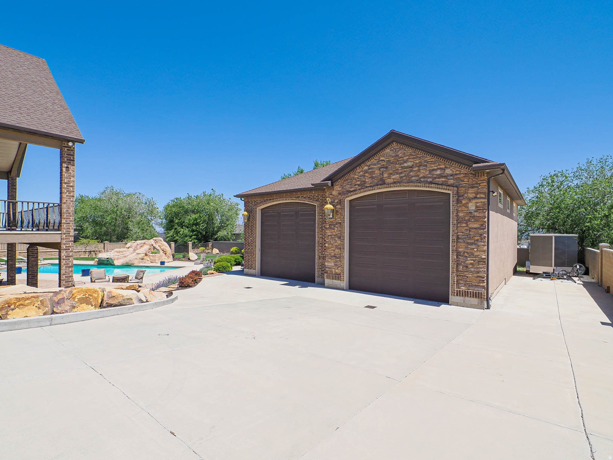 Bluffdale, Utah, 84065, United States, 5 Bedrooms Bedrooms, ,5 BathroomsBathrooms,Residential,Active,2030117