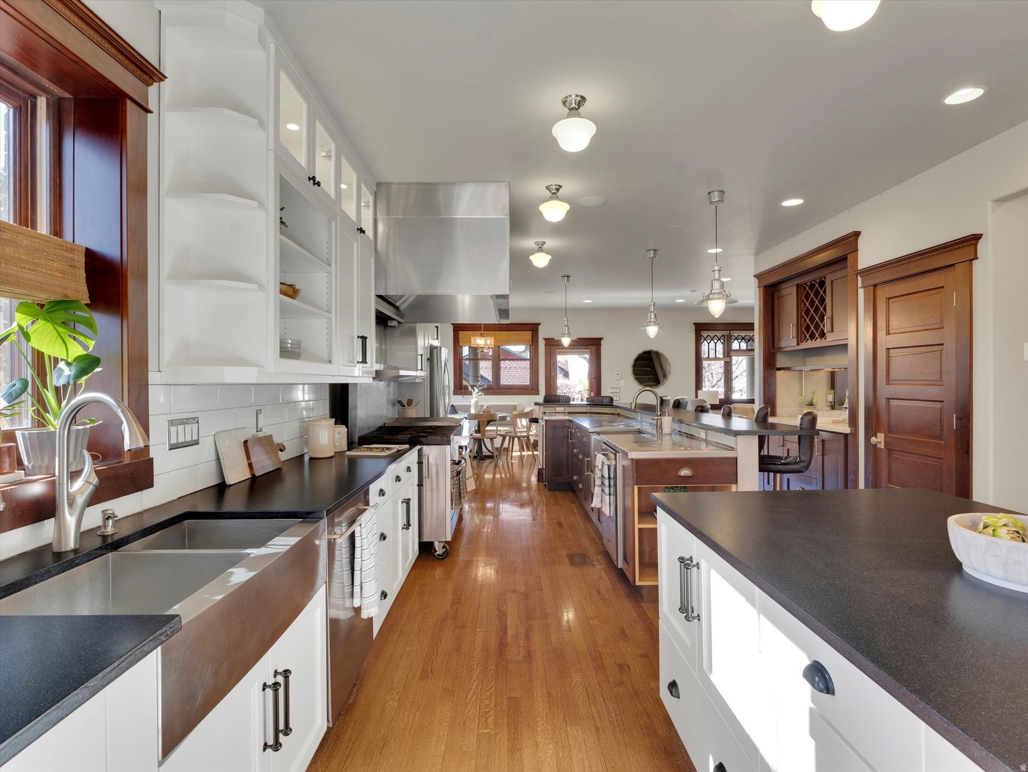 Salt Lake City, Utah, 84105, United States, 6 Bedrooms Bedrooms, ,4 BathroomsBathrooms,Residential,Active,2017445