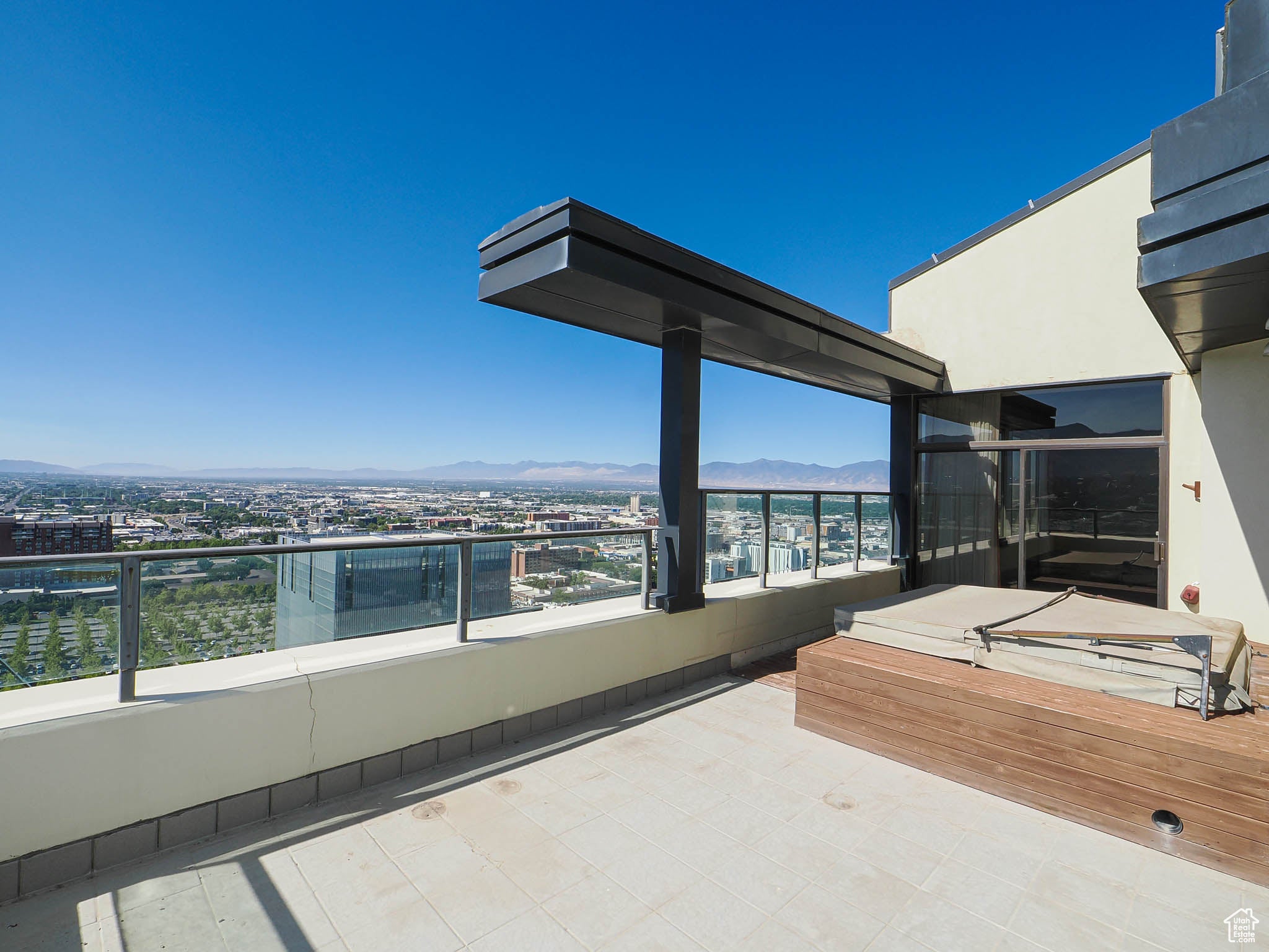 Salt Lake City, Utah, 84101, United States, 4 Bedrooms Bedrooms, ,5 BathroomsBathrooms,Residential,Active,1905069