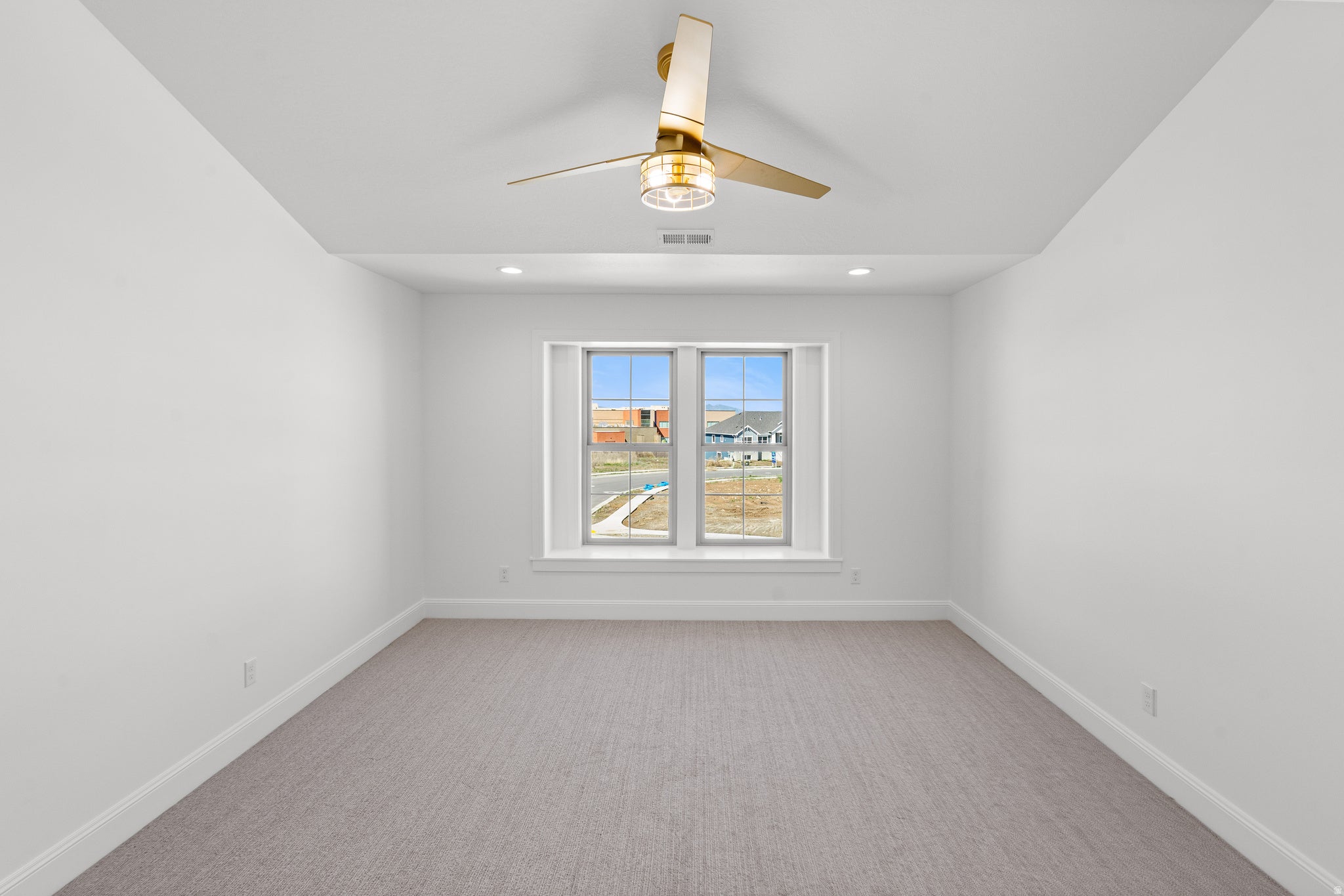 West Haven, Utah, 84401, United States, 6 Bedrooms Bedrooms, ,4 BathroomsBathrooms,Residential,Active,2037112