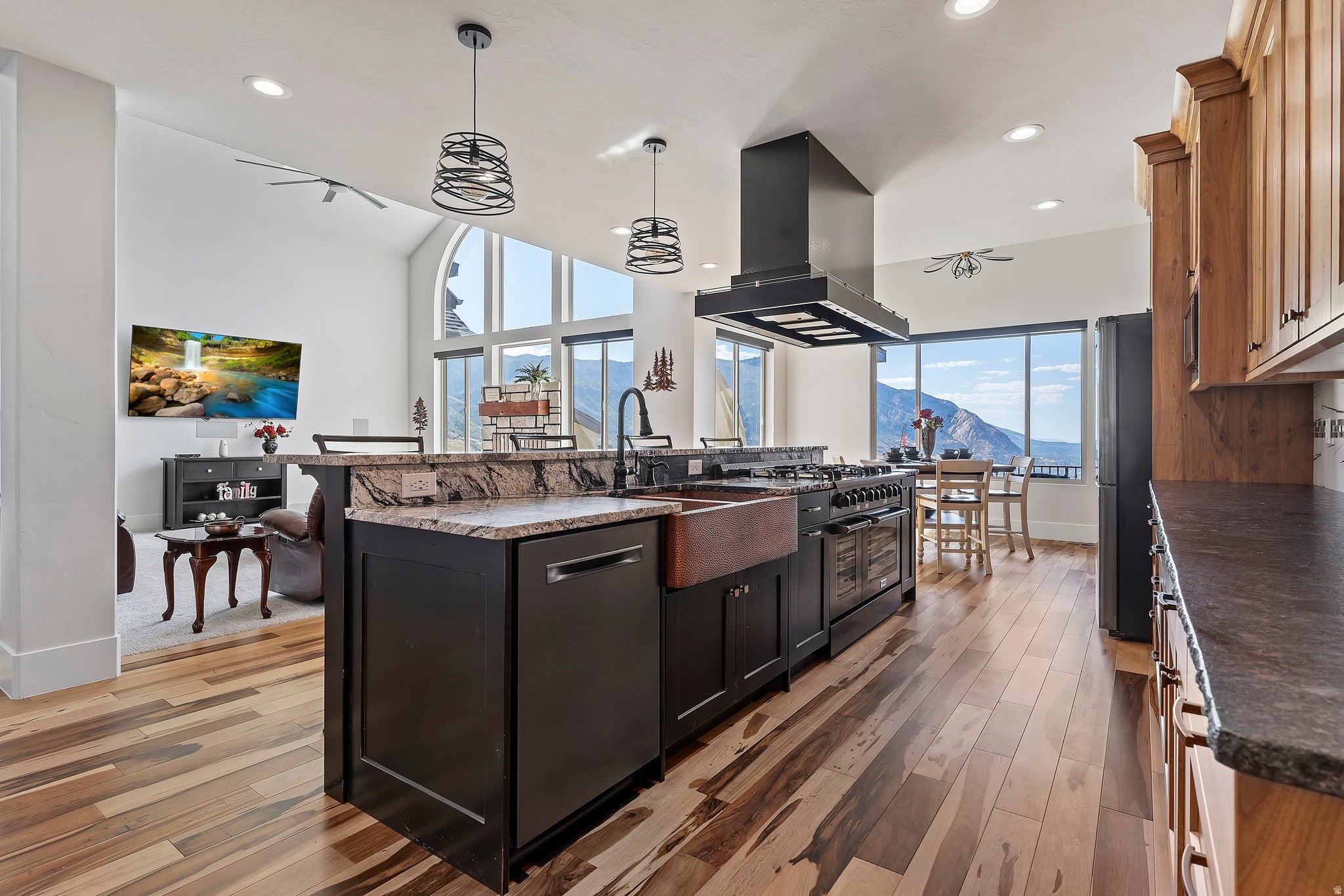 North Ogden, Utah, 84414, United States, 5 Bedrooms Bedrooms, ,5 BathroomsBathrooms,Residential,Active,1997557