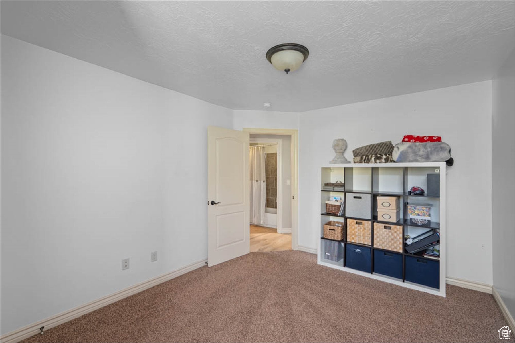 South Jordan, Utah, 84095, United States, 6 Bedrooms Bedrooms, ,4 BathroomsBathrooms,Residential,Active,1876871