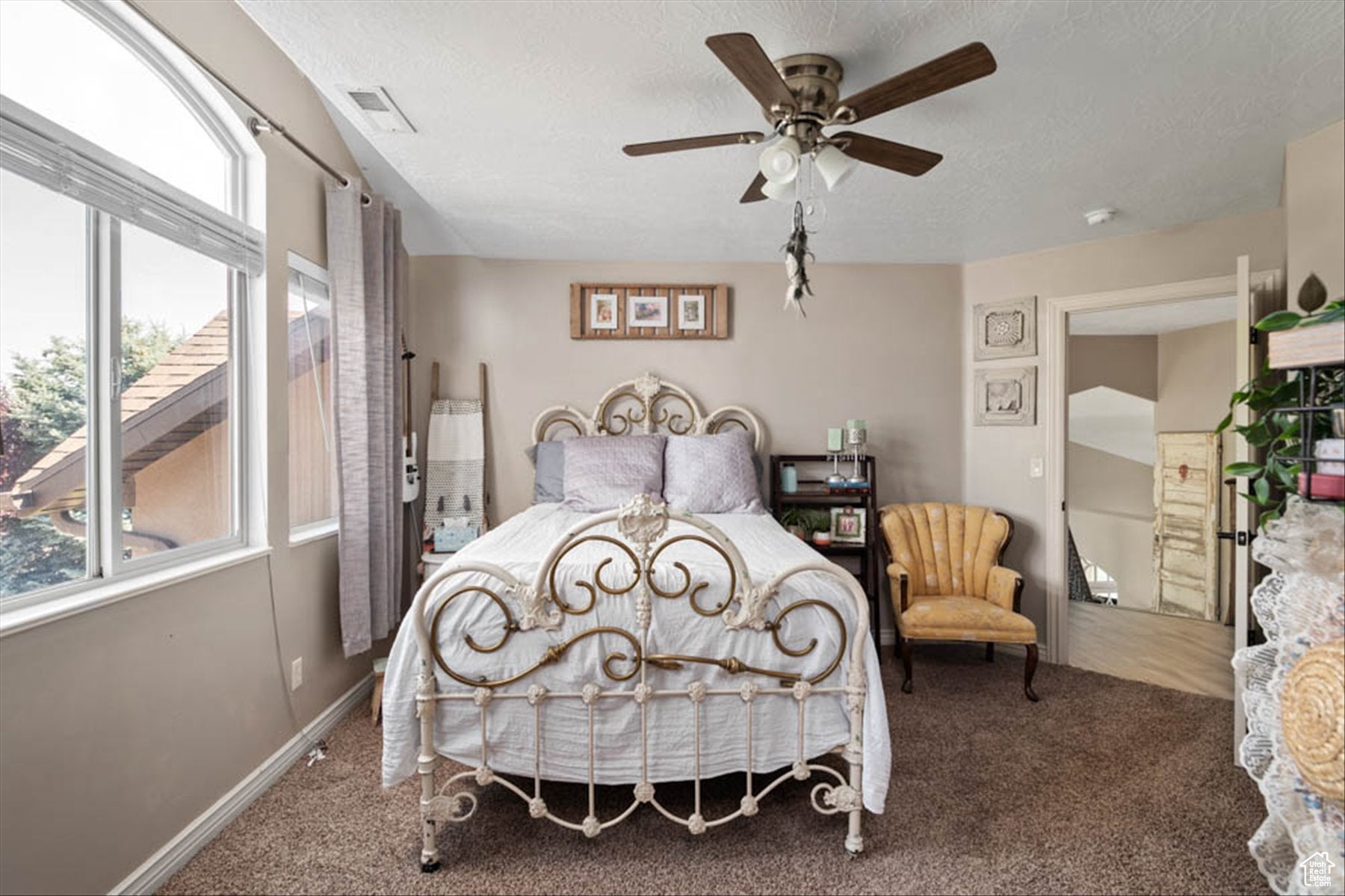 South Jordan, Utah, 84095, United States, 6 Bedrooms Bedrooms, ,4 BathroomsBathrooms,Residential,Active,1876871