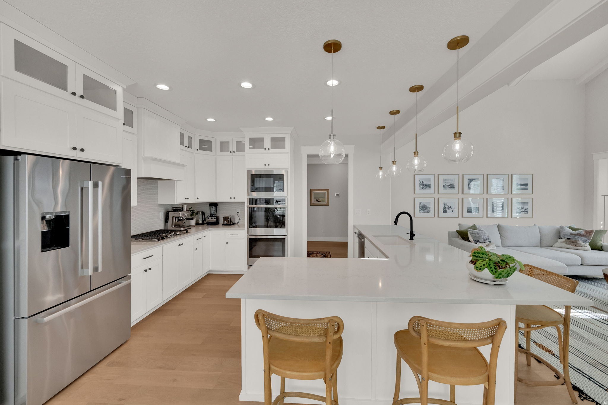 South Jordan, Utah, 84009, United States, 6 Bedrooms Bedrooms, ,5 BathroomsBathrooms,Residential,Active,2008308