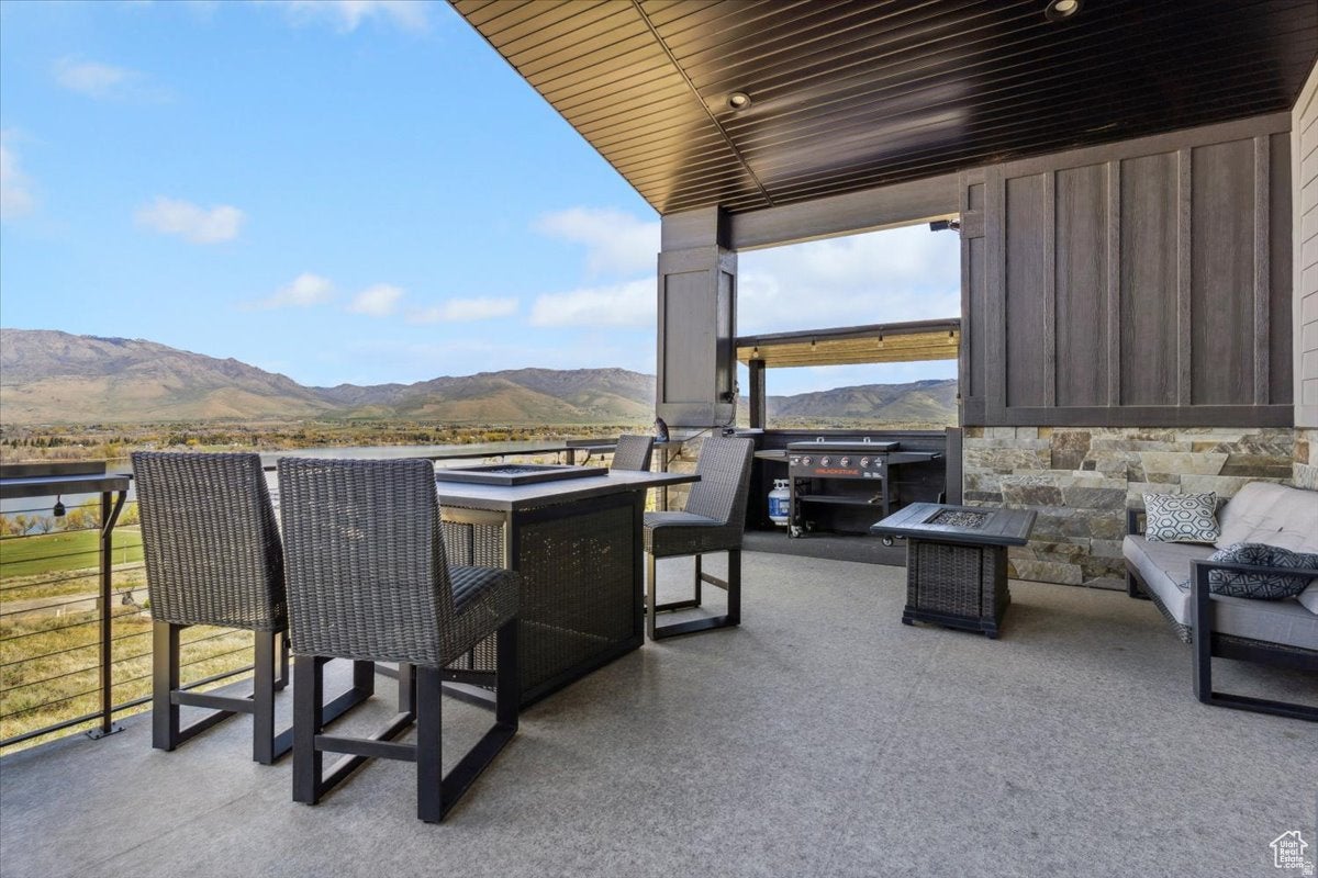 Huntsville, Utah, 84317, United States, 4 Bedrooms Bedrooms, ,4 BathroomsBathrooms,Residential,Active,2017502