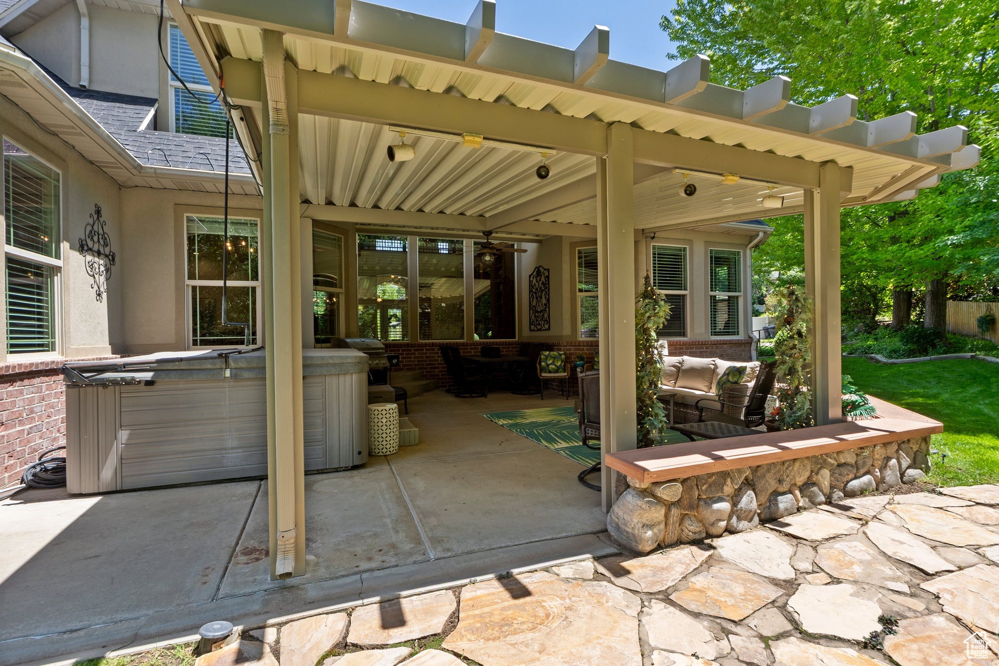 South Weber, Utah, 84405, United States, ,6 BathroomsBathrooms,Residential,Active,1843847