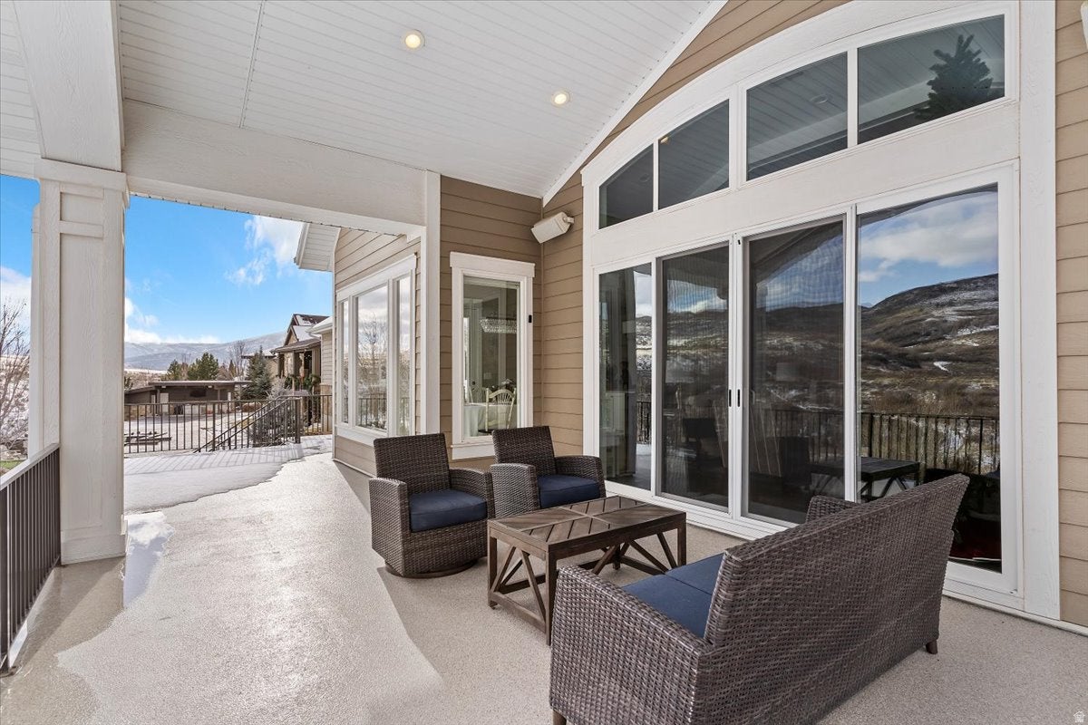 Mountain Green, Utah, 84050, United States, 4 Bedrooms Bedrooms, ,5 BathroomsBathrooms,Residential,Active,2002341