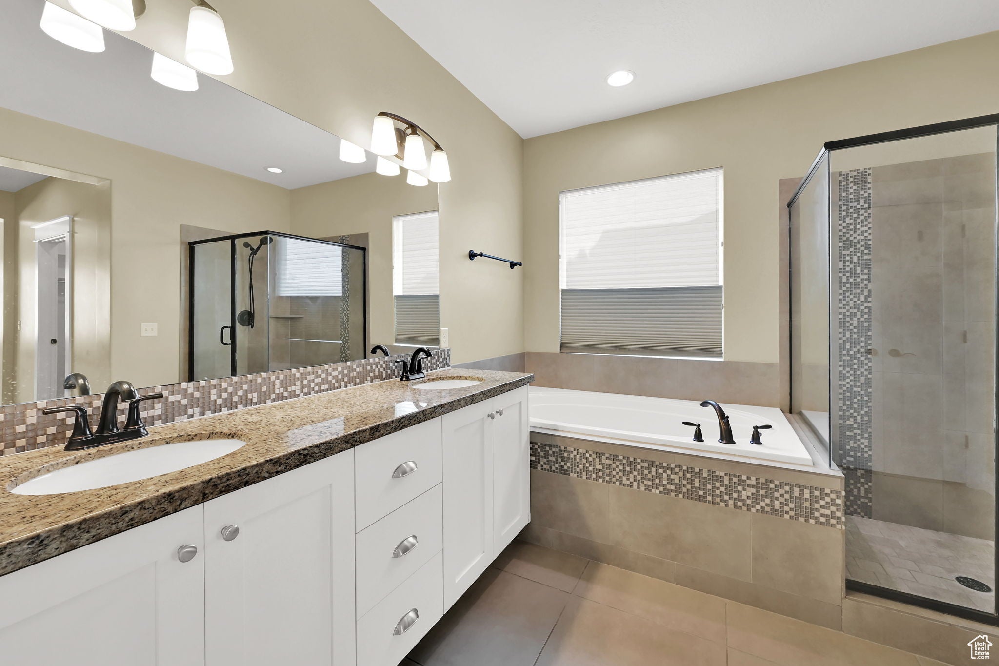 Farmington, Utah, 84025, United States, 5 Bedrooms Bedrooms, ,4 BathroomsBathrooms,Residential,Active,1850687