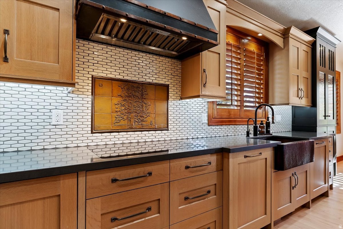 Mountain Green, Utah, 84050, United States, 5 Bedrooms Bedrooms, ,4 BathroomsBathrooms,Residential,Active,1972158