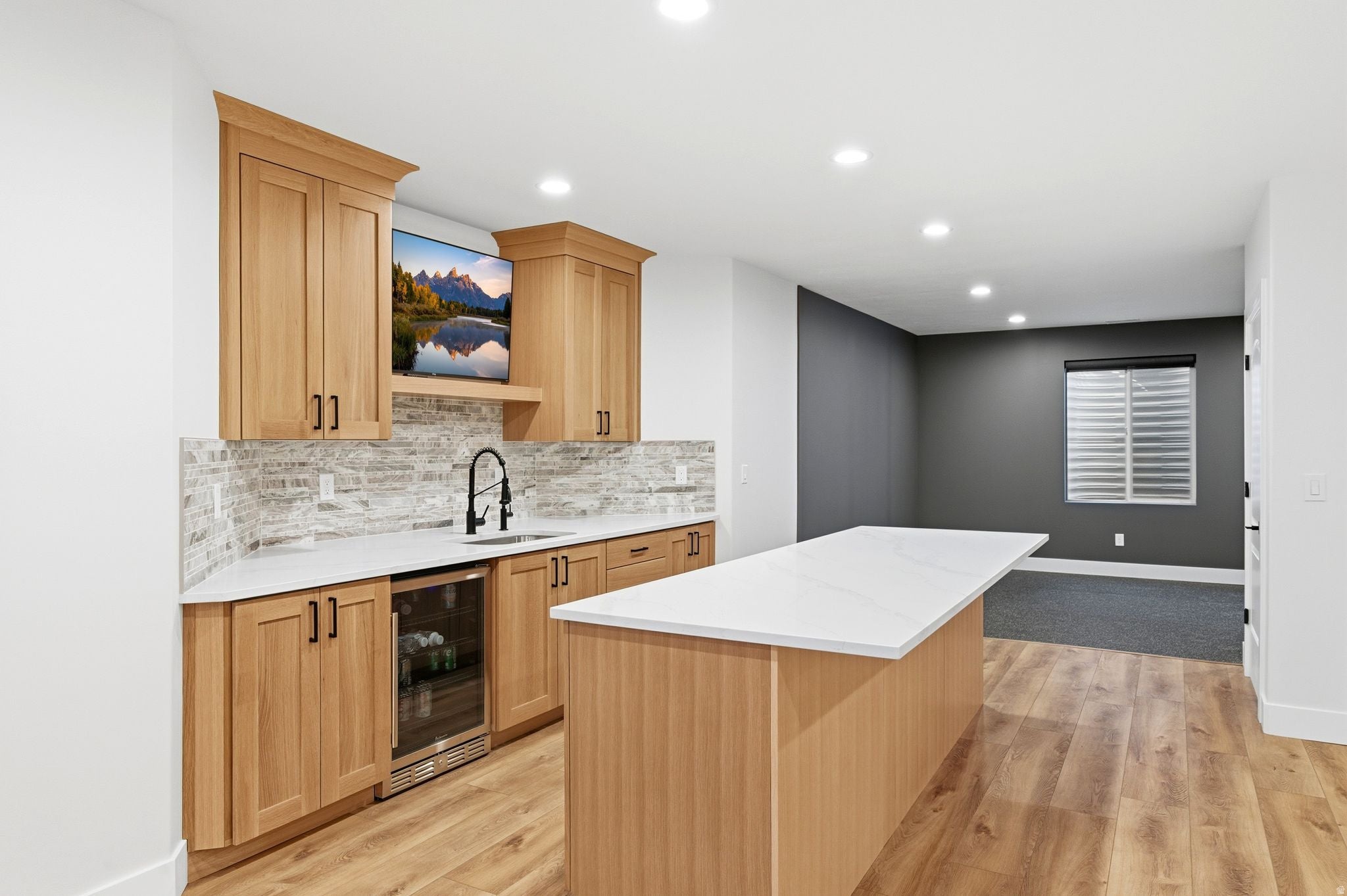 North Salt Lake, Utah, 84054, United States, 6 Bedrooms Bedrooms, ,4 BathroomsBathrooms,Residential,Active,2012192