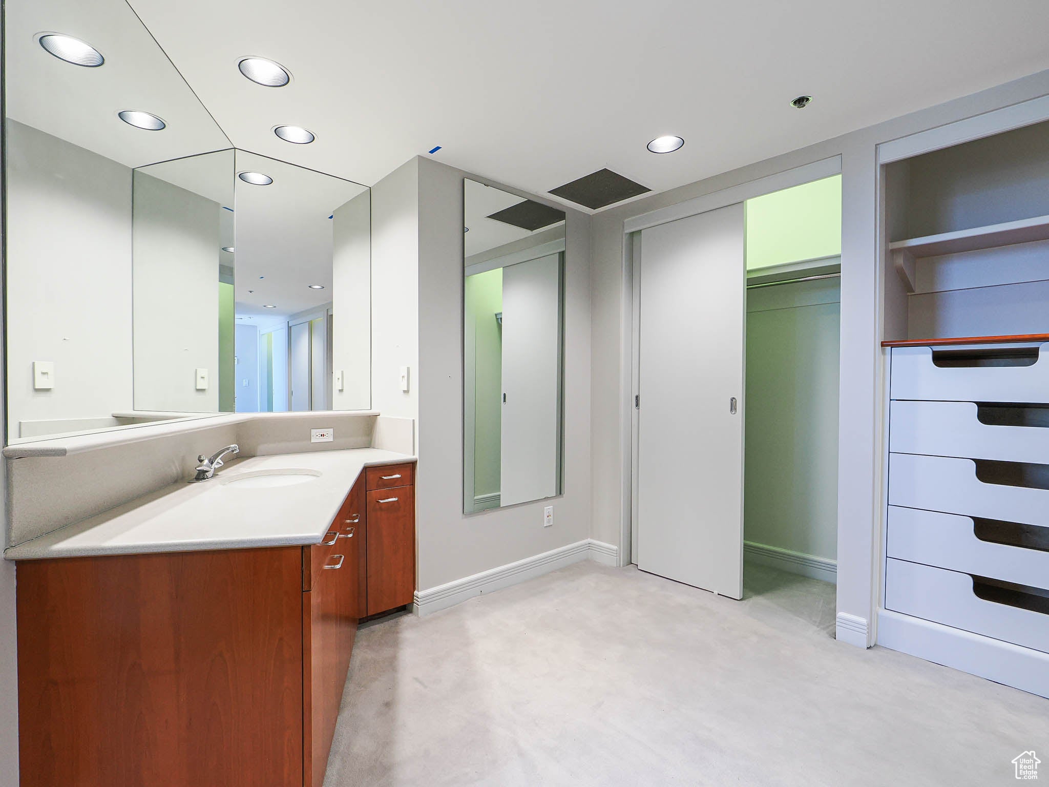 Salt Lake City, Utah, 84101, United States, 4 Bedrooms Bedrooms, ,5 BathroomsBathrooms,Residential,Active,1905069