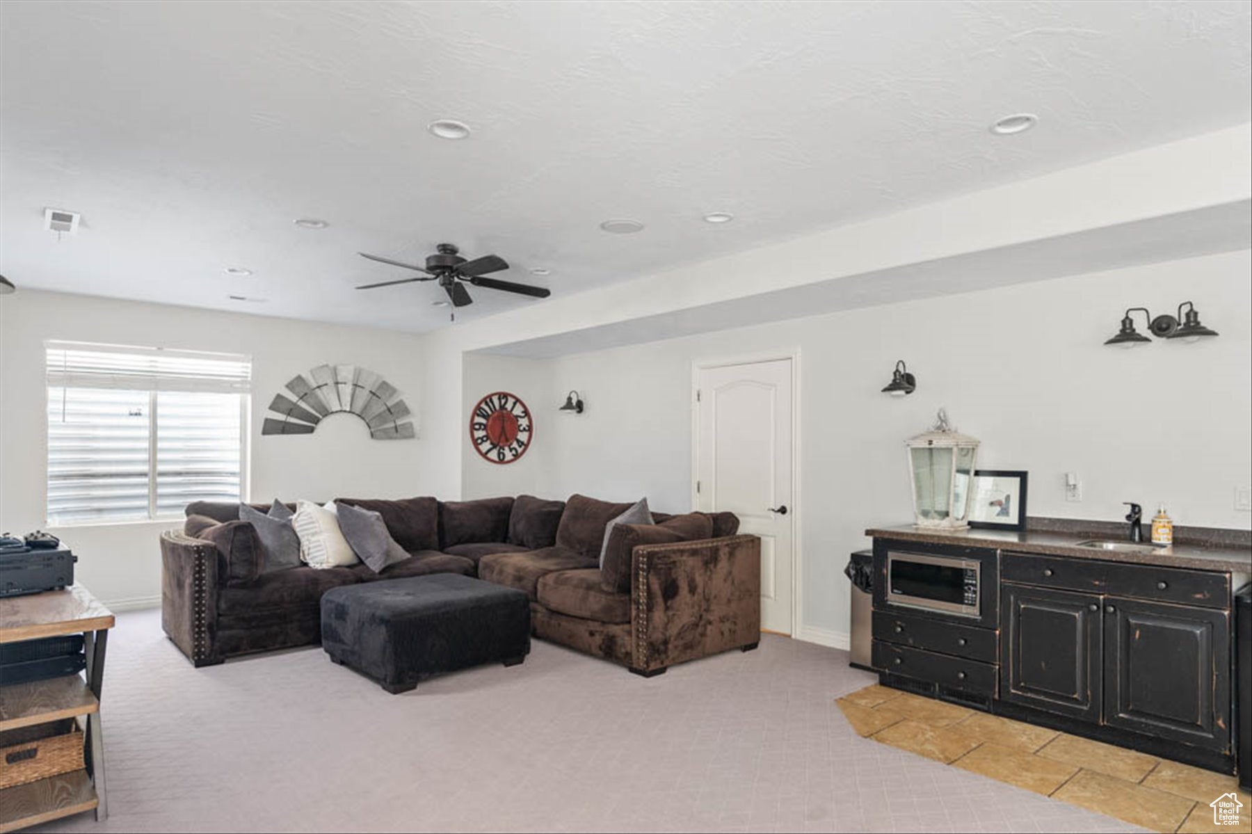 South Jordan, Utah, 84095, United States, 6 Bedrooms Bedrooms, ,4 BathroomsBathrooms,Residential,Active,1876871