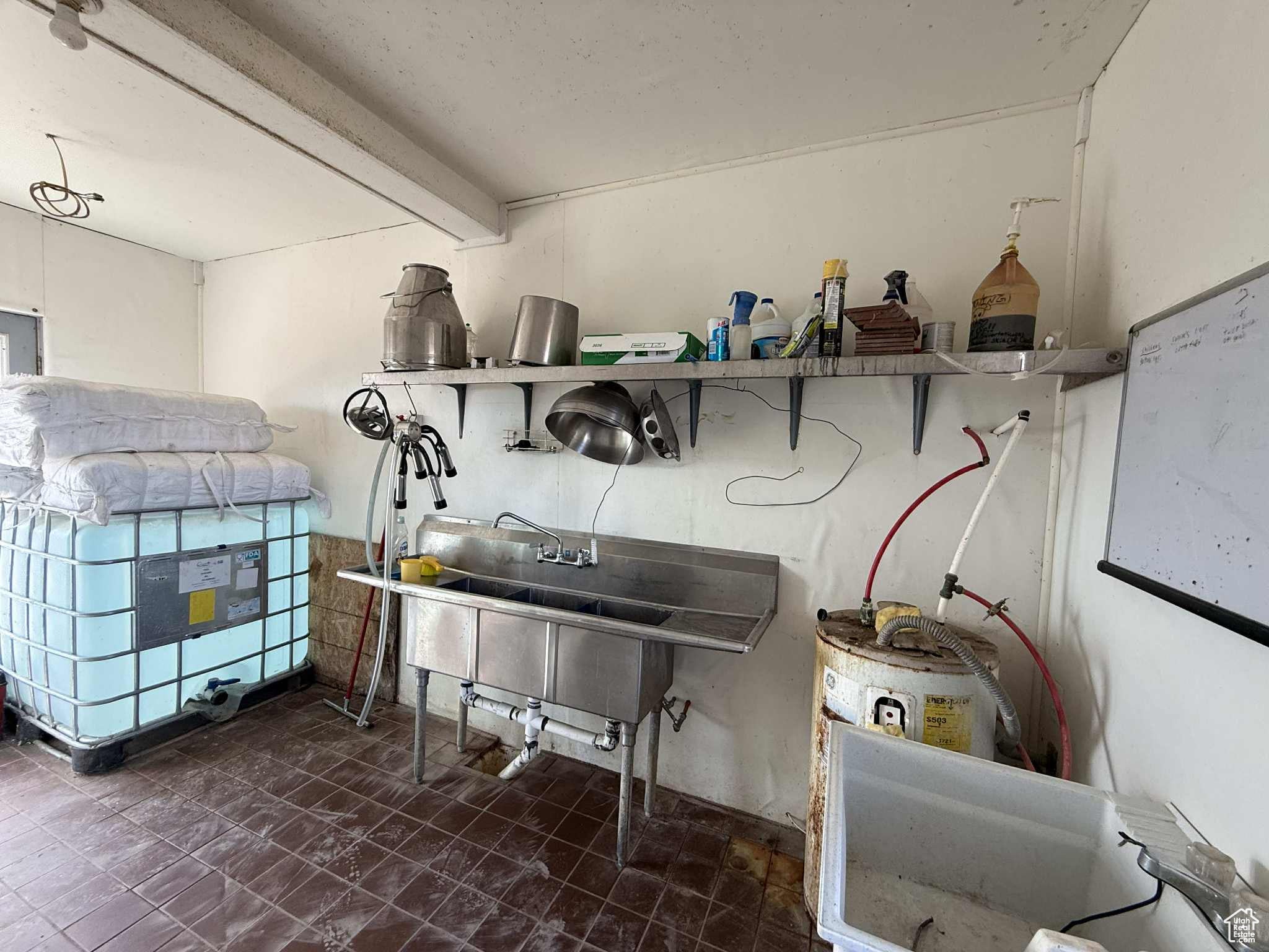 Huntington, Utah, 84528, United States, 4 Bedrooms Bedrooms, ,1 BathroomBathrooms,Residential,Active,1963255