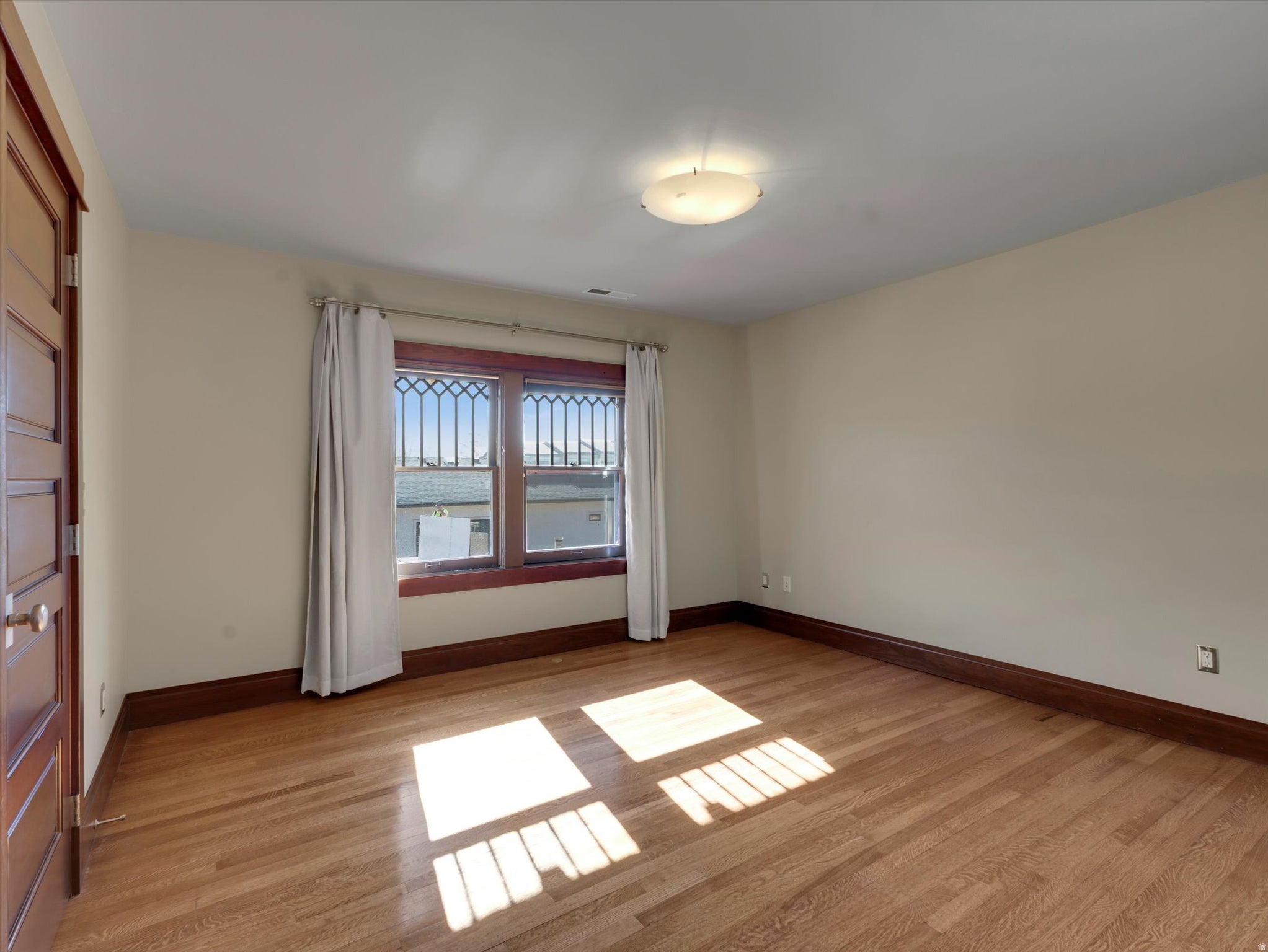 Salt Lake City, Utah, 84105, United States, 6 Bedrooms Bedrooms, ,4 BathroomsBathrooms,Residential,Active,2017445