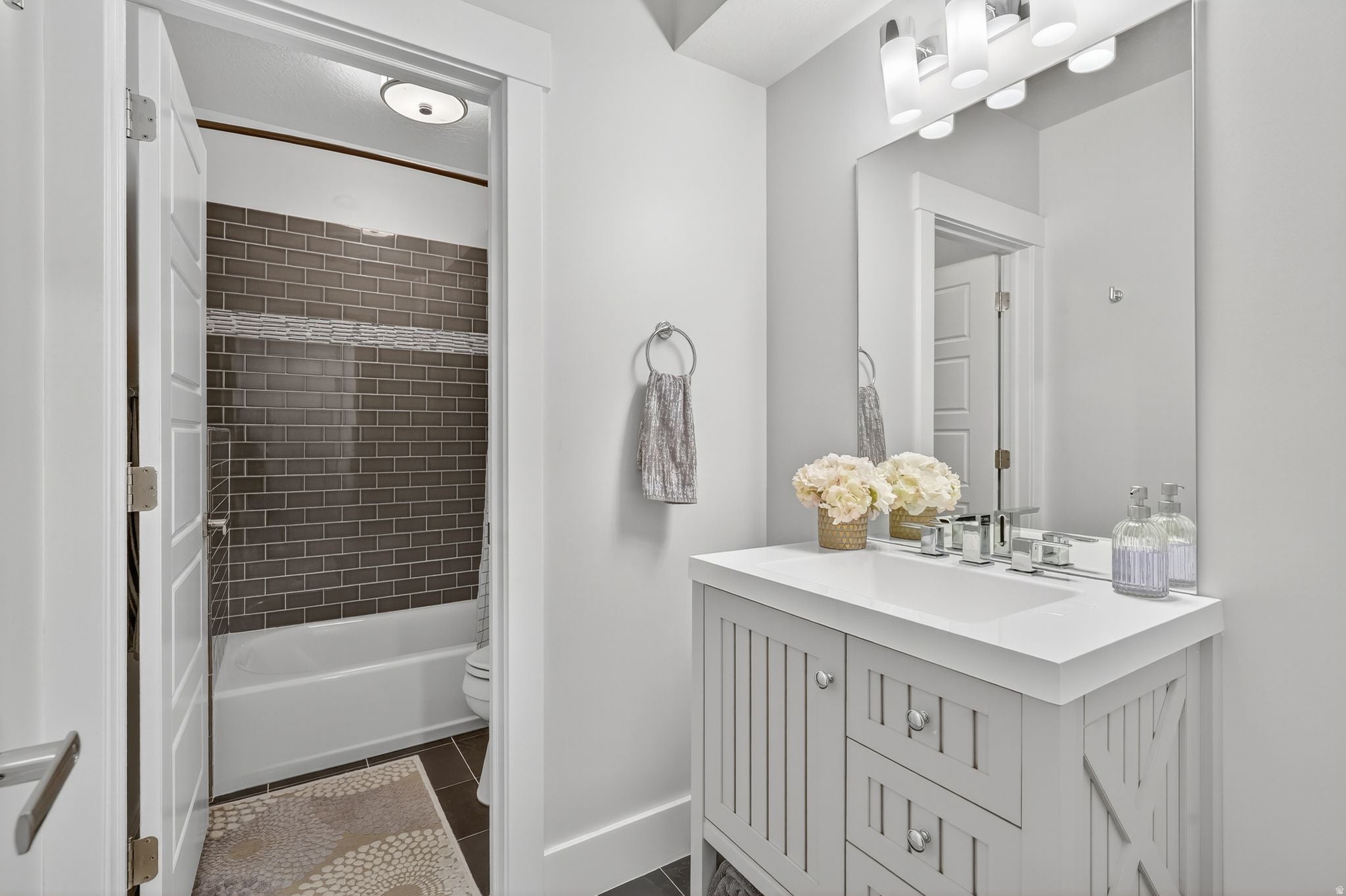 Bluffdale, Utah, 84065, United States, 7 Bedrooms Bedrooms, ,9 BathroomsBathrooms,Residential,Active,1987237