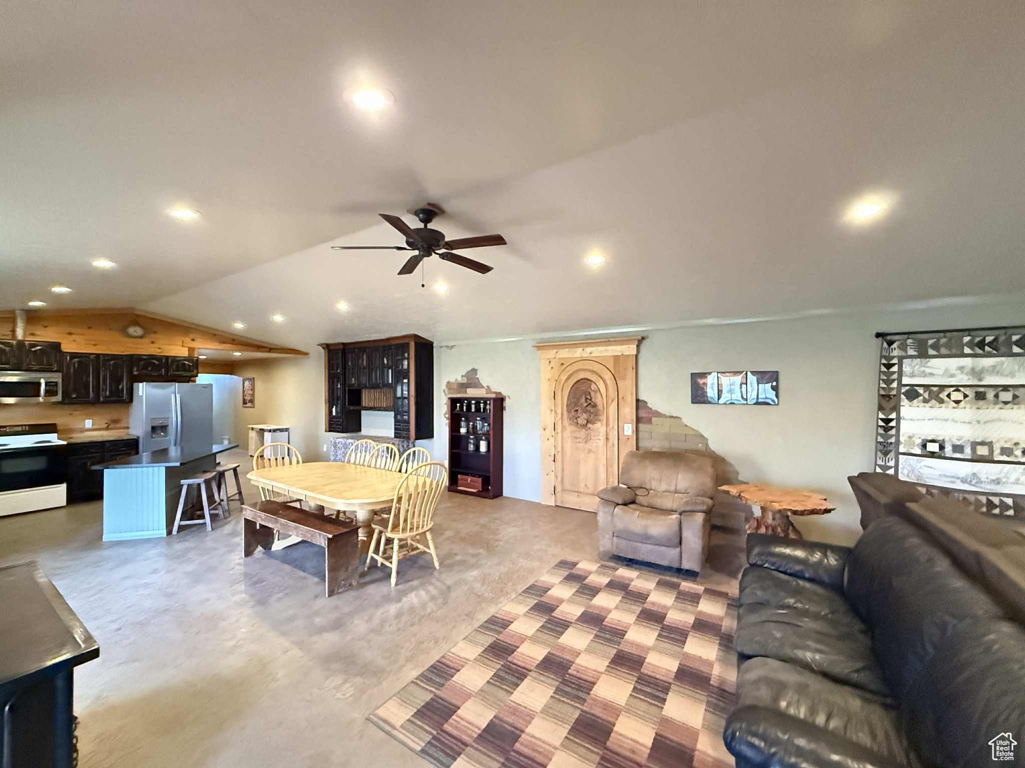 Huntington, Utah, 84528, United States, 4 Bedrooms Bedrooms, ,1 BathroomBathrooms,Residential,Active,1963255