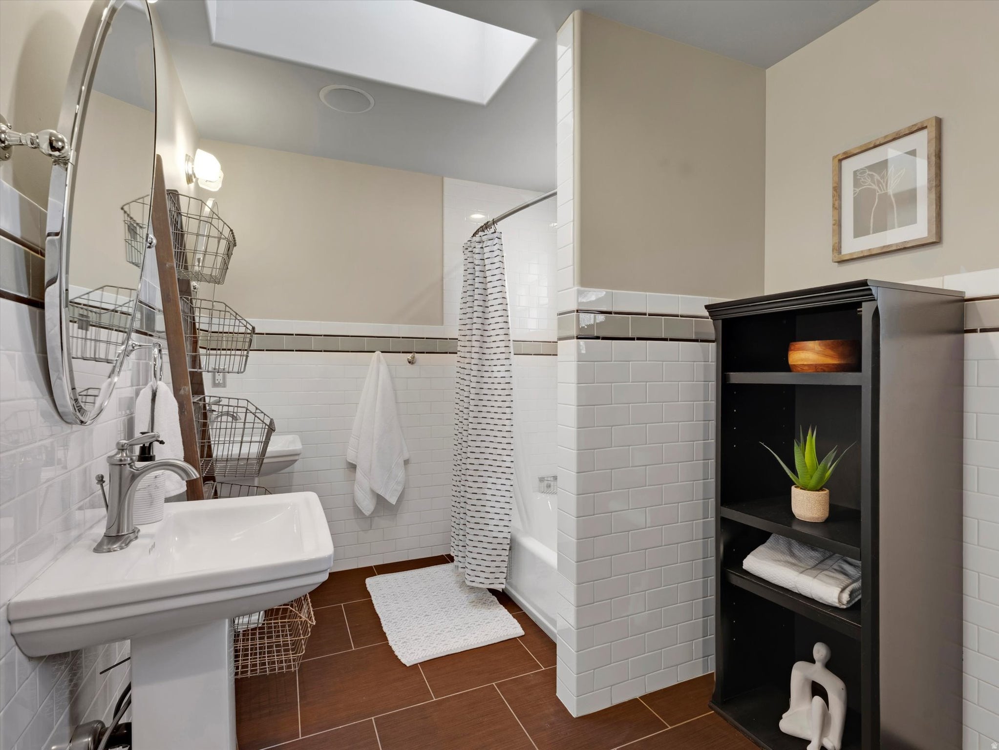 Salt Lake City, Utah, 84105, United States, 6 Bedrooms Bedrooms, ,4 BathroomsBathrooms,Residential,Active,2017445