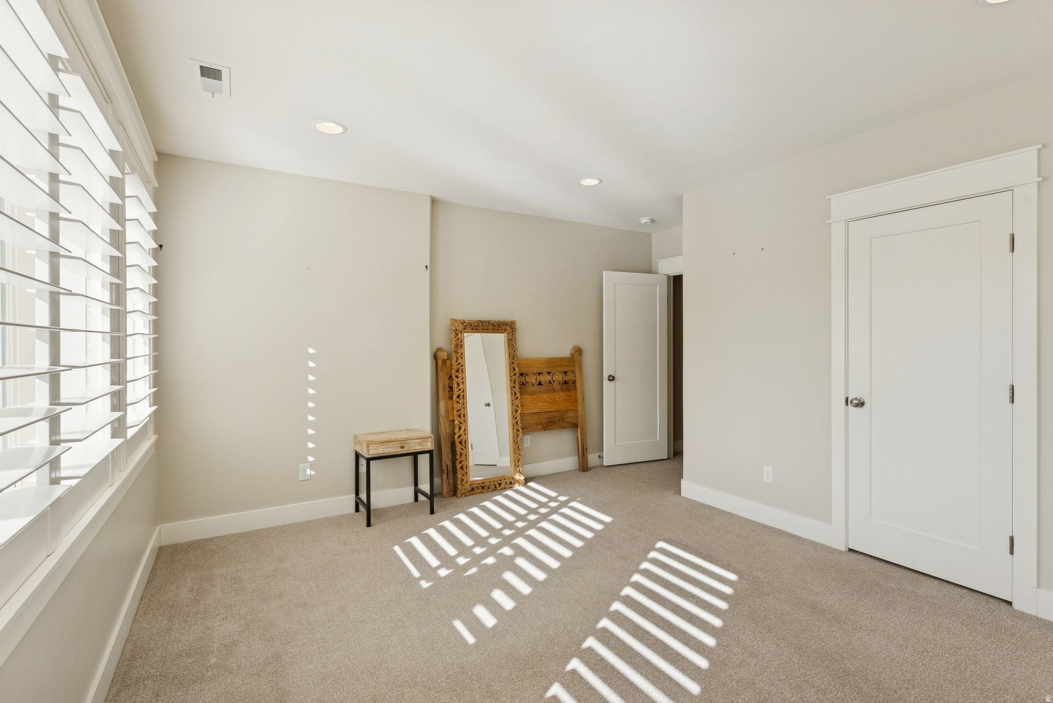 Kaysville, Utah, 84037, United States, 6 Bedrooms Bedrooms, ,5 BathroomsBathrooms,Residential,Active,1973308