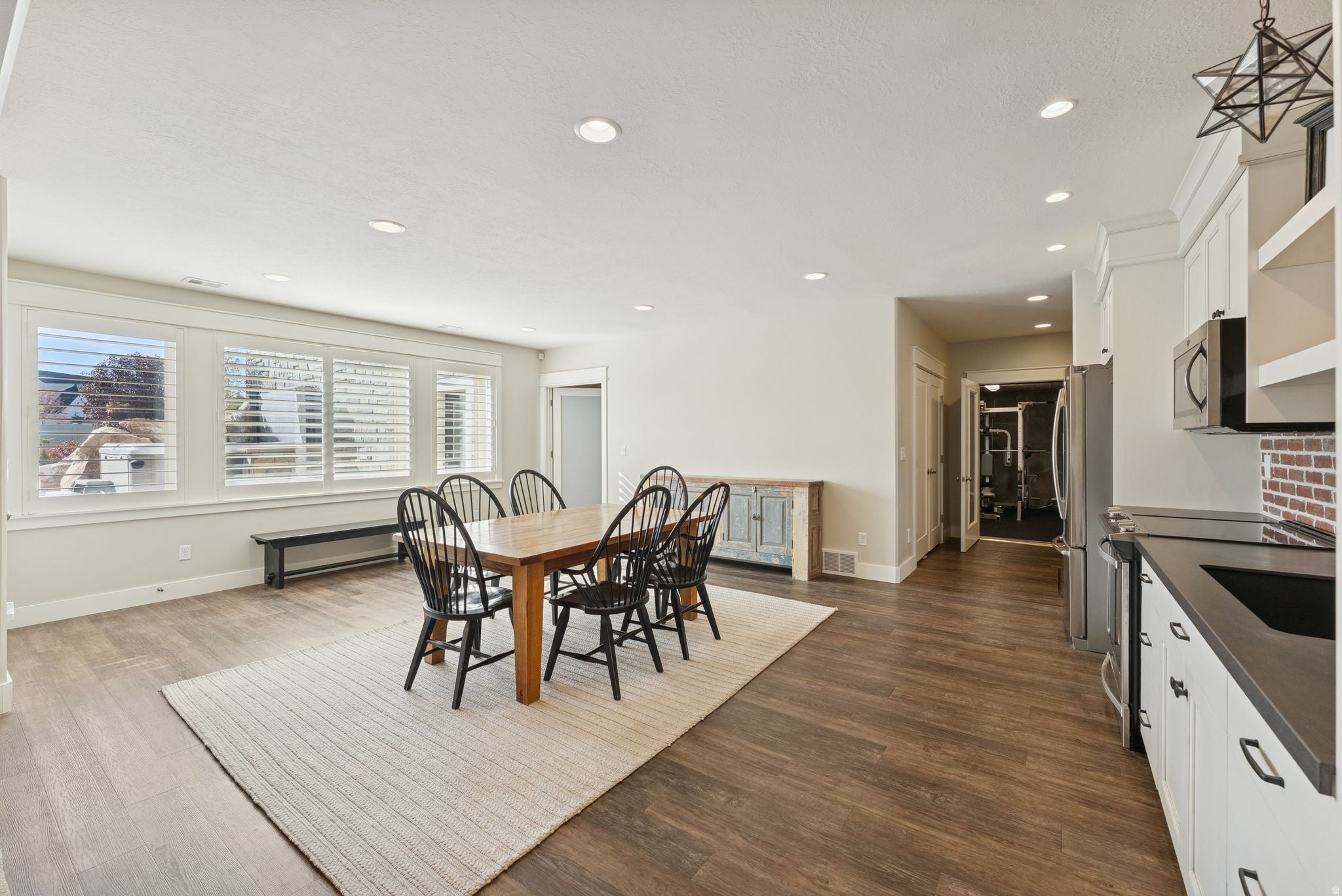 Kaysville, Utah, 84037, United States, 6 Bedrooms Bedrooms, ,5 BathroomsBathrooms,Residential,Active,1973308