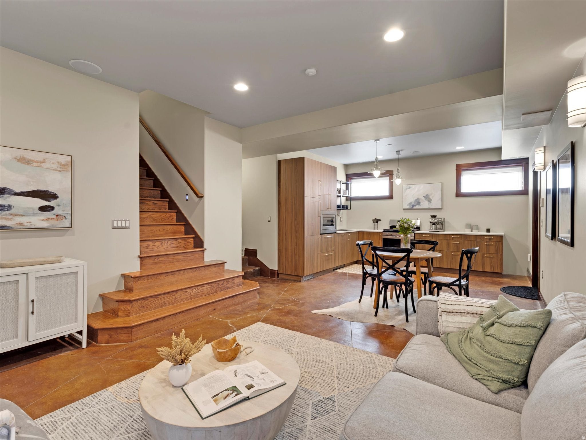 Salt Lake City, Utah, 84105, United States, 6 Bedrooms Bedrooms, ,4 BathroomsBathrooms,Residential,Active,2017445