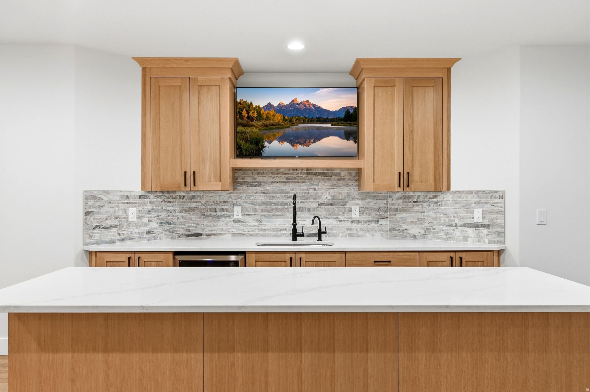 North Salt Lake, Utah, 84054, United States, 6 Bedrooms Bedrooms, ,4 BathroomsBathrooms,Residential,Active,2012192