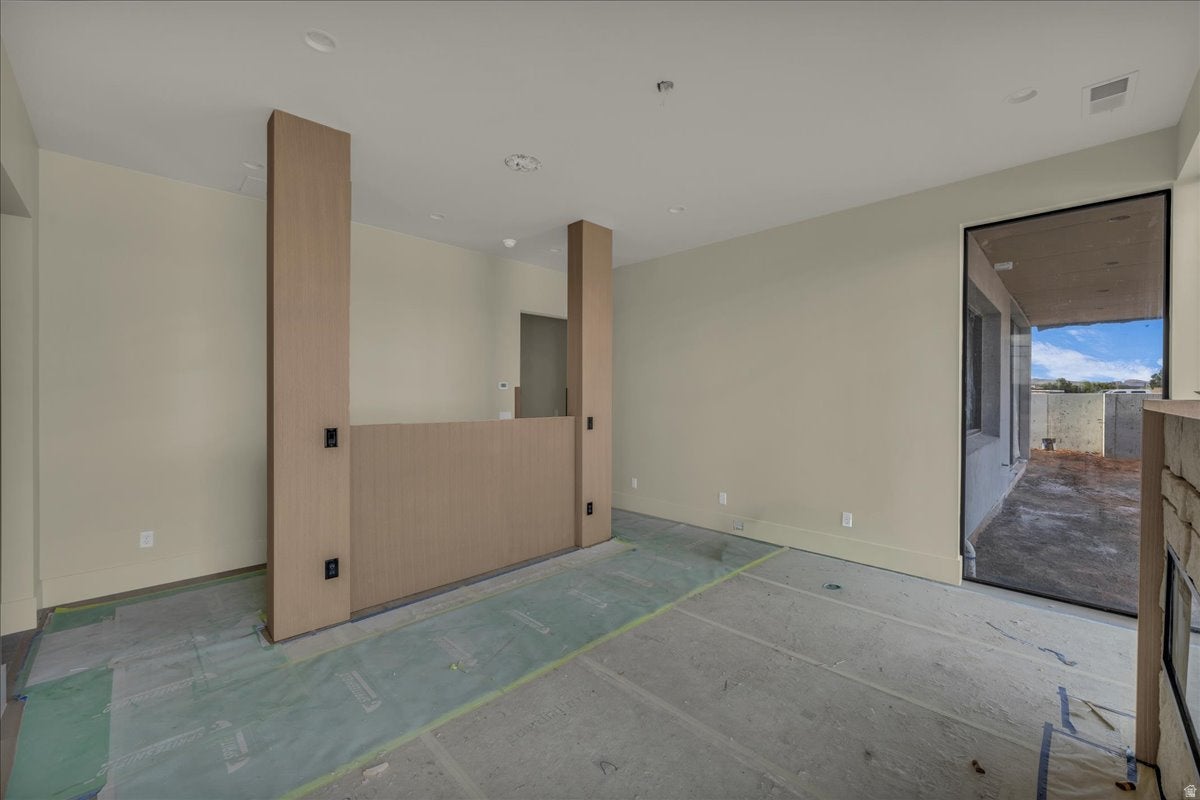 Ivins, Utah, 84738, United States, 4 Bedrooms Bedrooms, ,5 BathroomsBathrooms,Residential,Active,2052060