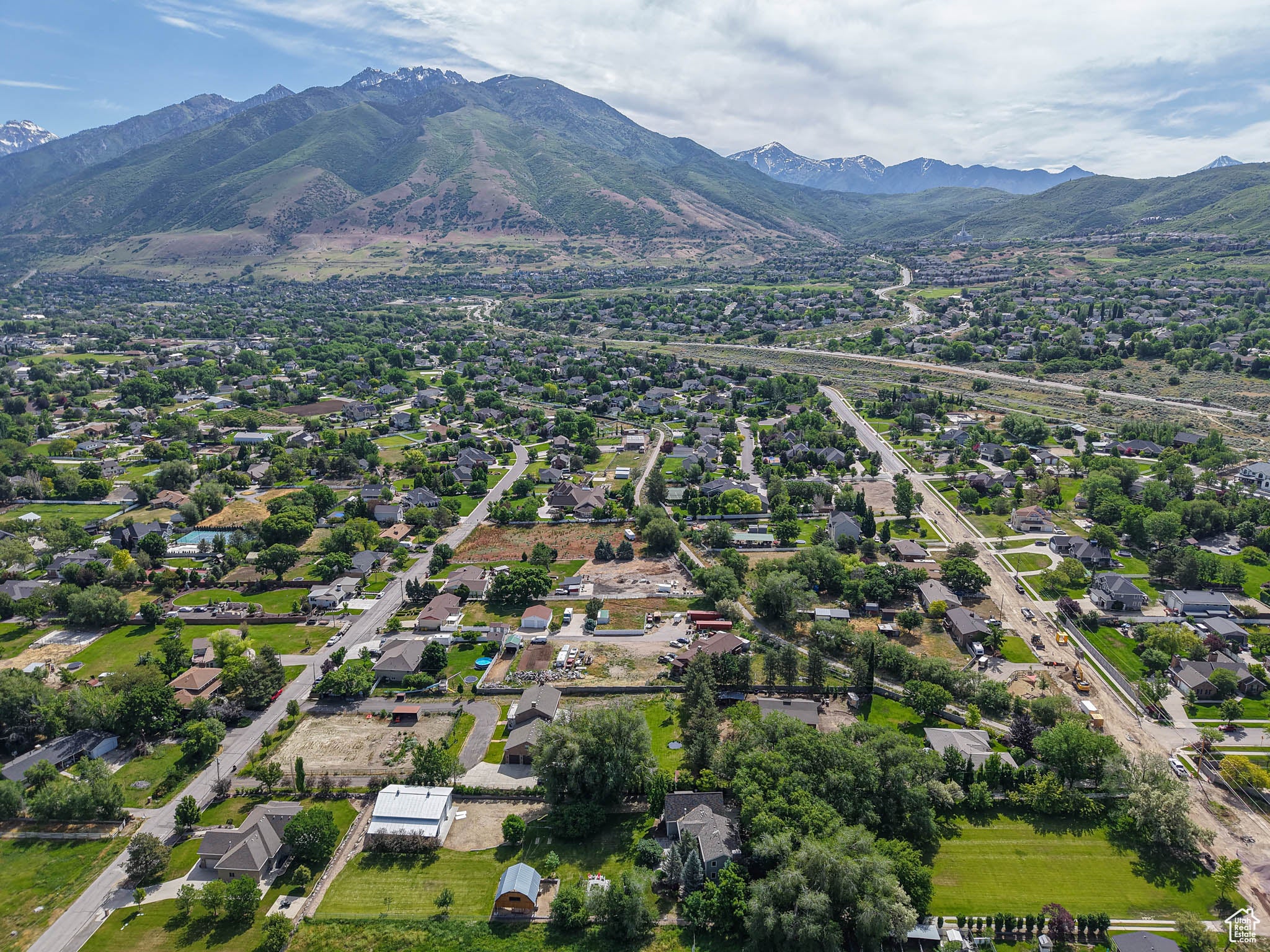 Draper, Utah, 84020, United States, 4 Bedrooms Bedrooms, ,4 BathroomsBathrooms,Residential,Pending,1824917
