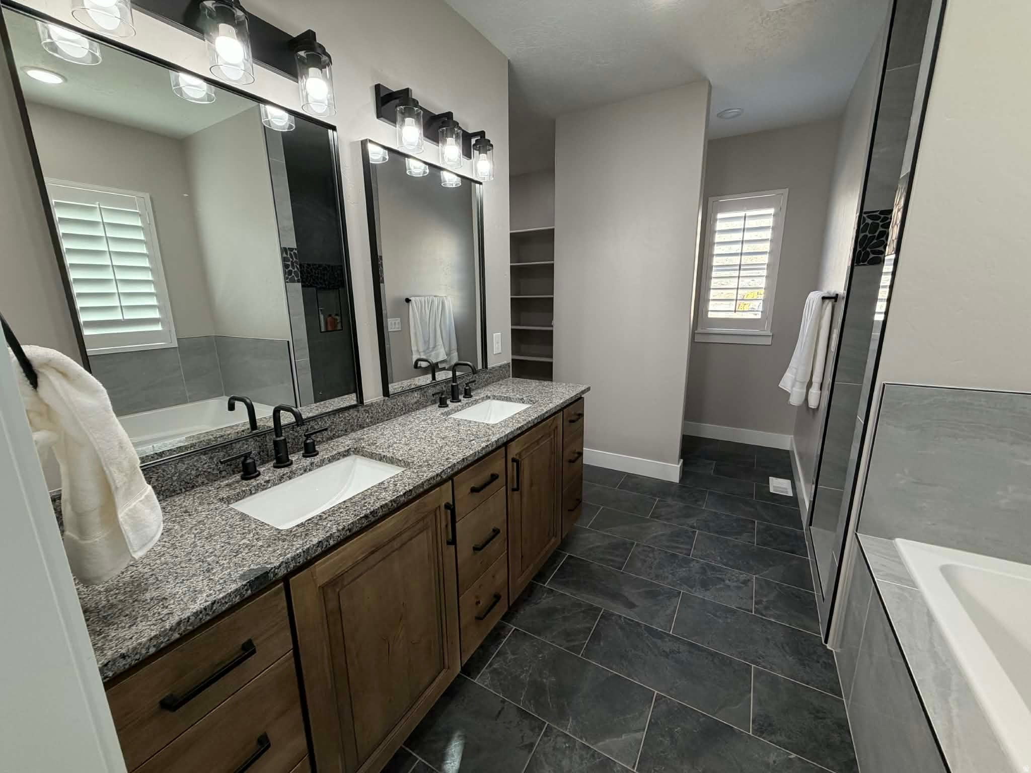 Helper, Utah, 84526, United States, 6 Bedrooms Bedrooms, ,4 BathroomsBathrooms,Residential,Active,2007252