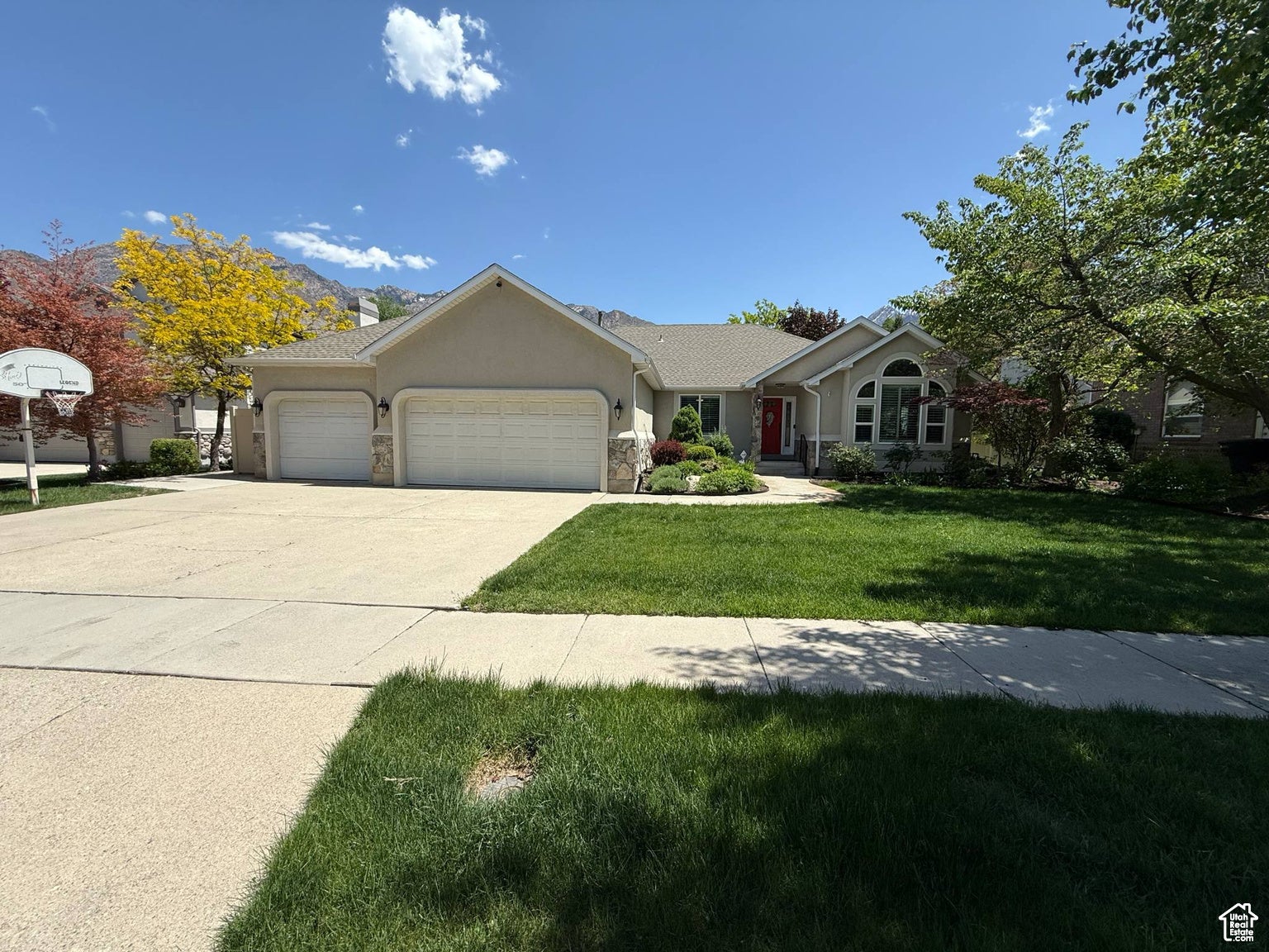 Cottonwood Heights, Utah, 84121, United States, 6 Bedrooms Bedrooms, ,3 BathroomsBathrooms,Residential,Active,1964287