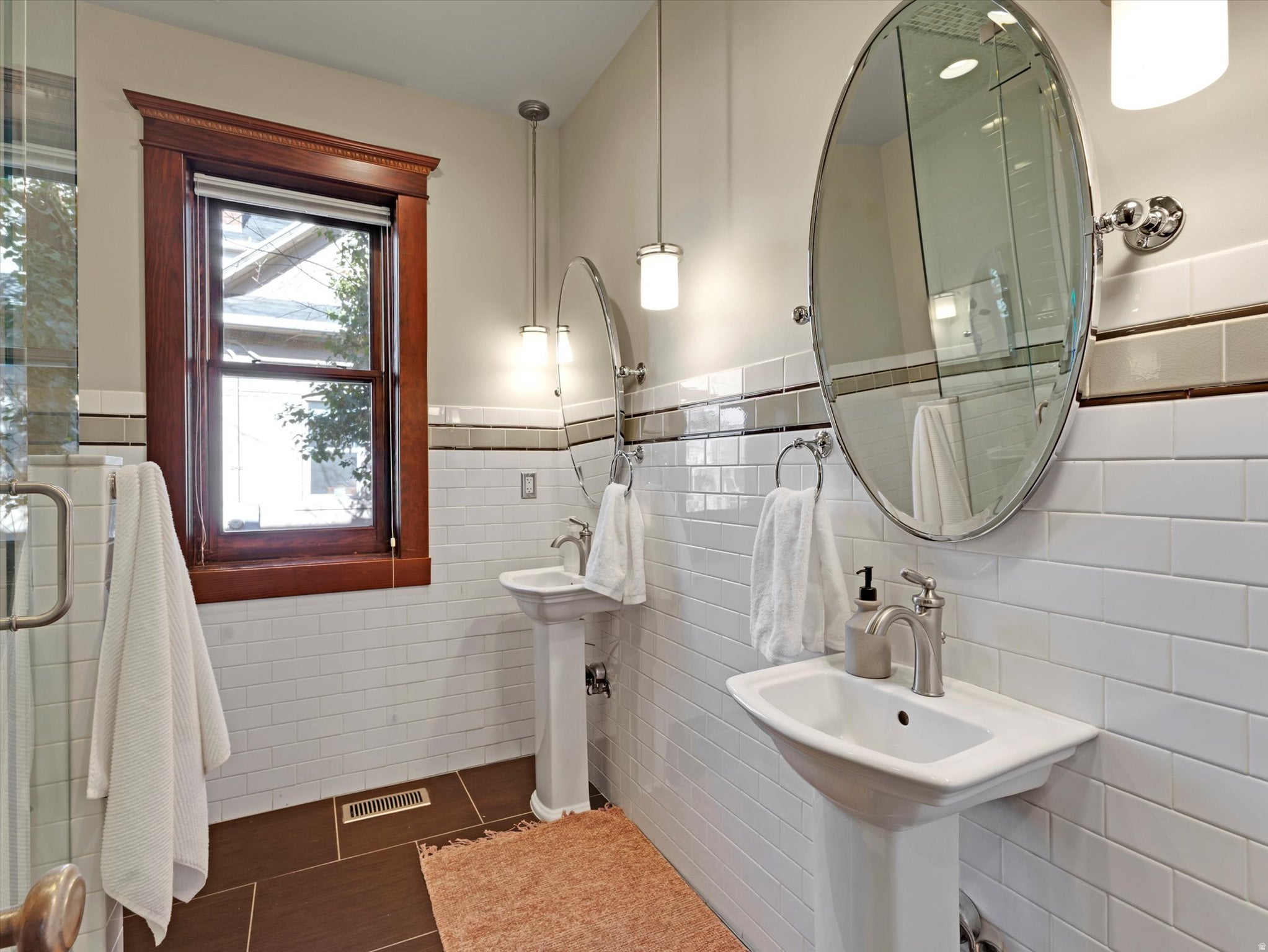 Salt Lake City, Utah, 84105, United States, 6 Bedrooms Bedrooms, ,4 BathroomsBathrooms,Residential,Active,2017445