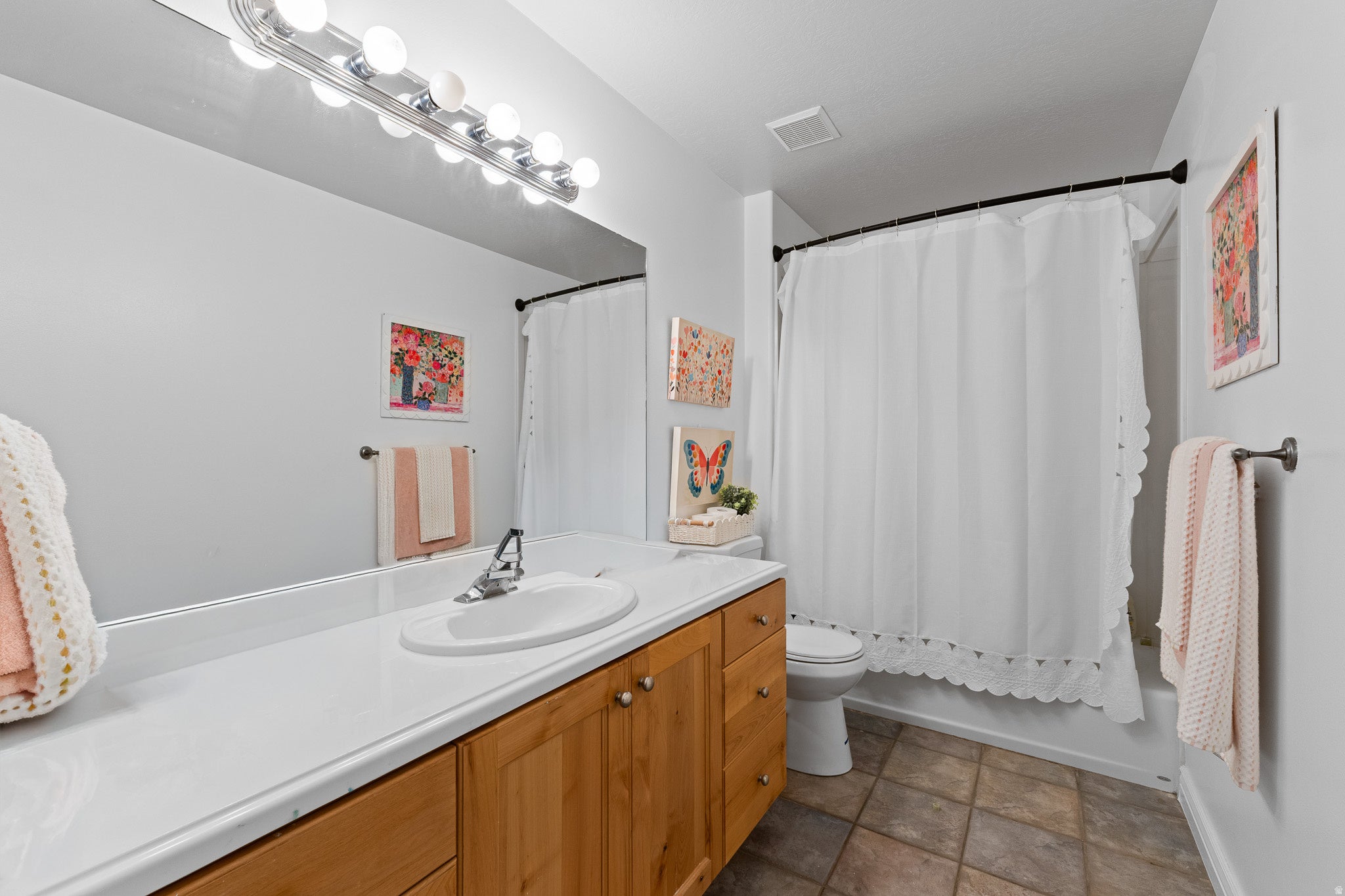 Syracuse, Utah, 84075, United States, 6 Bedrooms Bedrooms, ,4 BathroomsBathrooms,Residential,Active,2043824