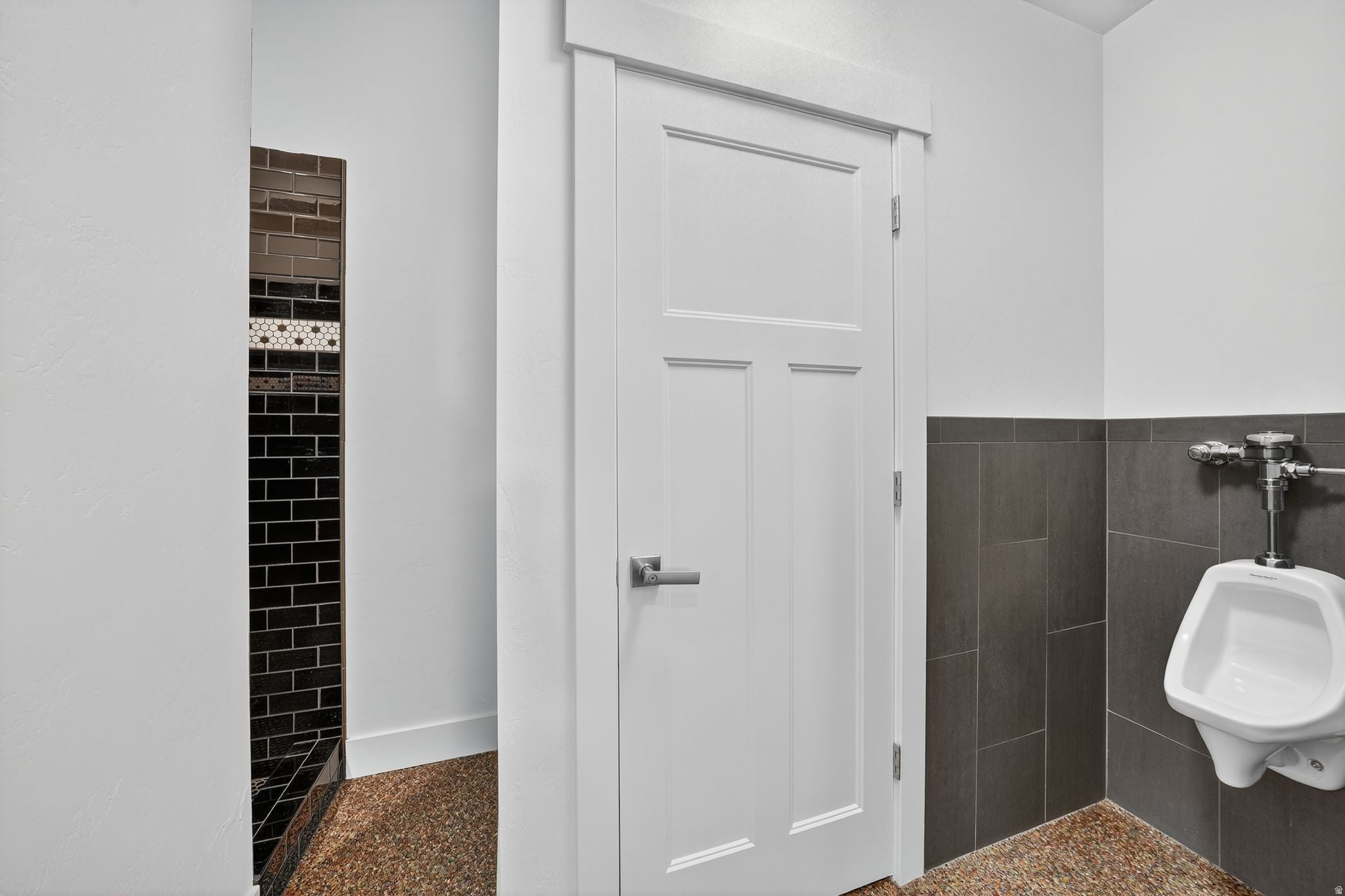 Bluffdale, Utah, 84065, United States, 7 Bedrooms Bedrooms, ,9 BathroomsBathrooms,Residential,Active,1987237