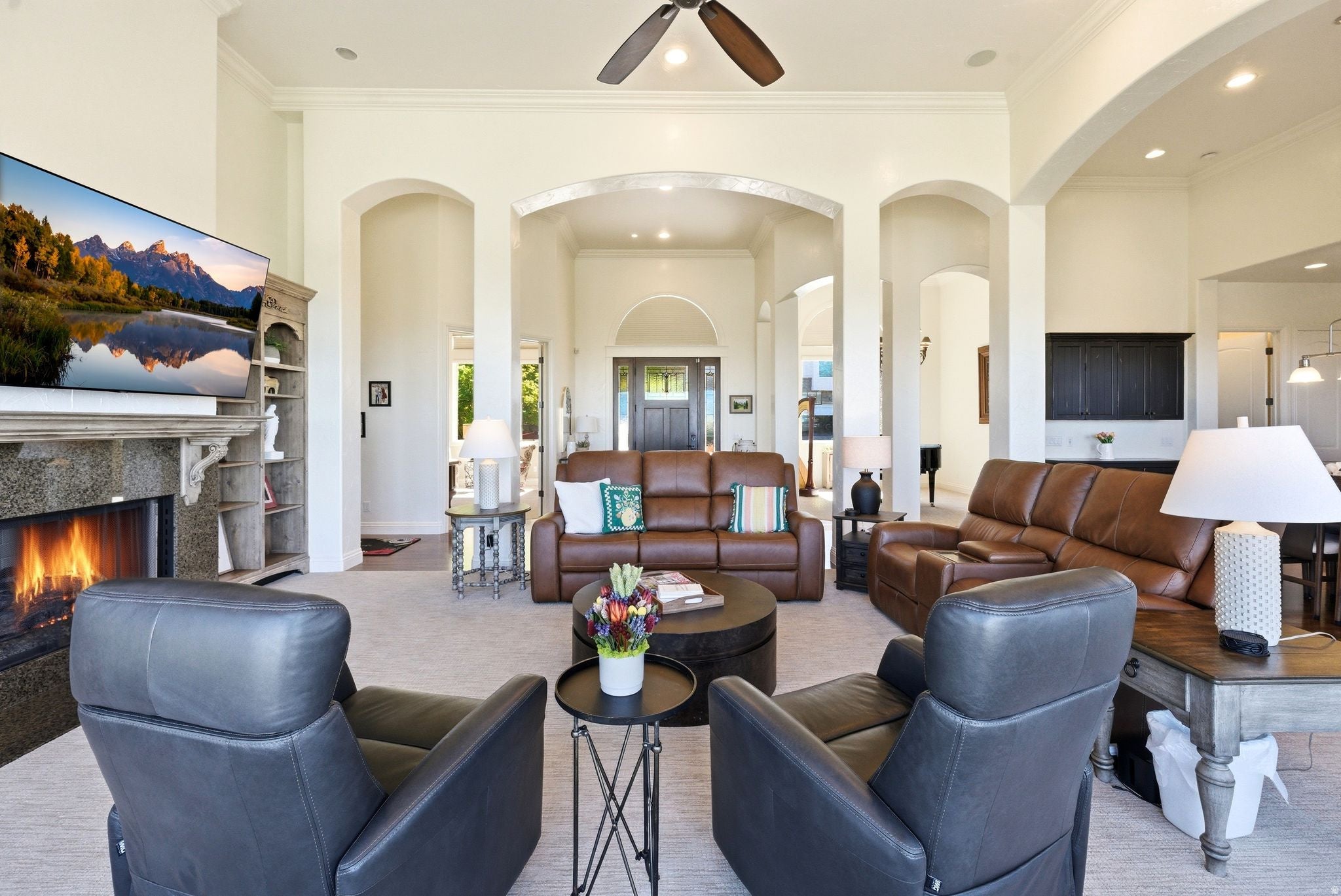 Bountiful, Utah, 84010, United States, 6 Bedrooms Bedrooms, ,6 BathroomsBathrooms,Residential,Active,2044576