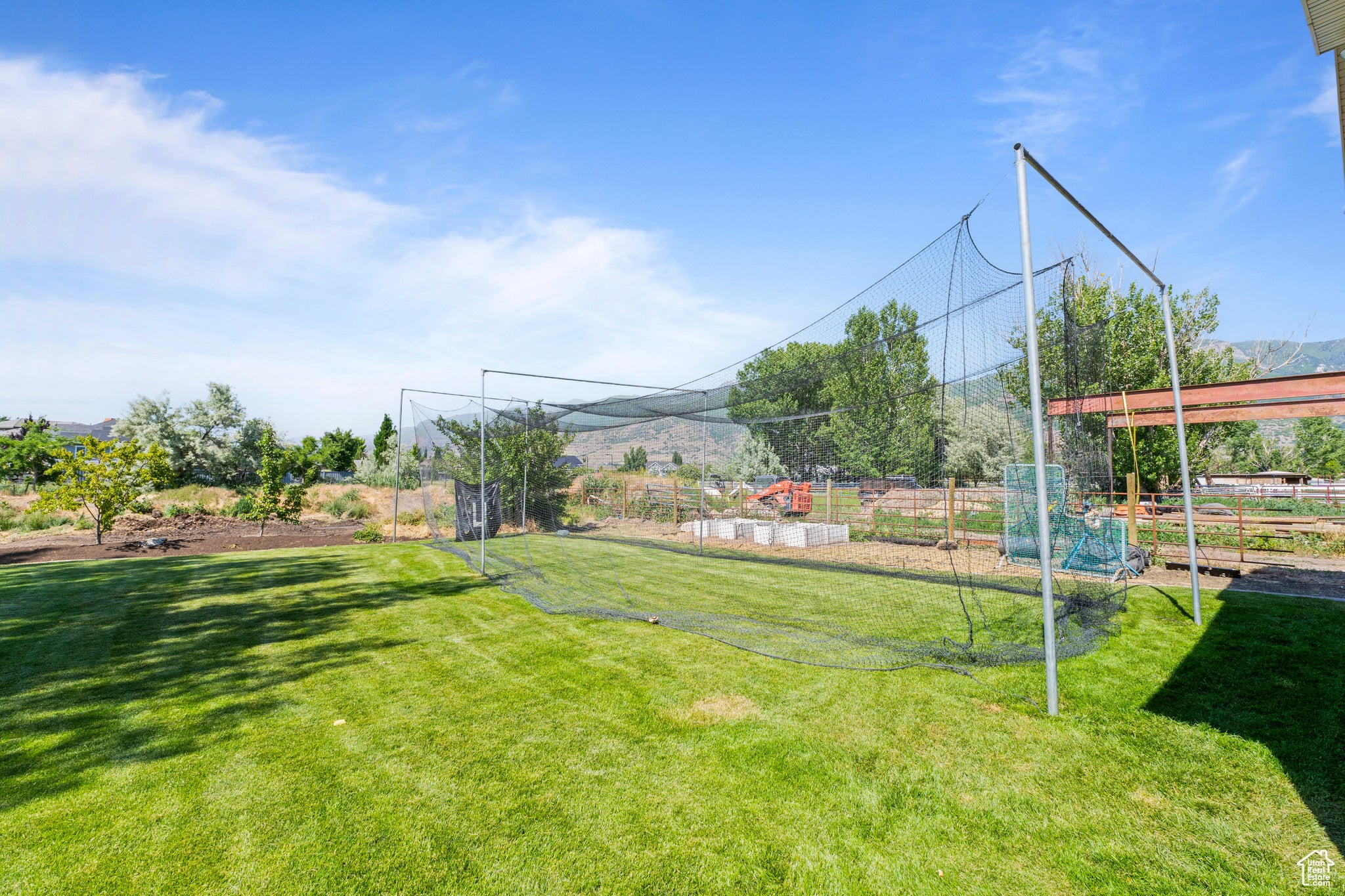 Farmington, Utah, 84025, United States, 6 Bedrooms Bedrooms, ,5 BathroomsBathrooms,Residential,Active,1853229