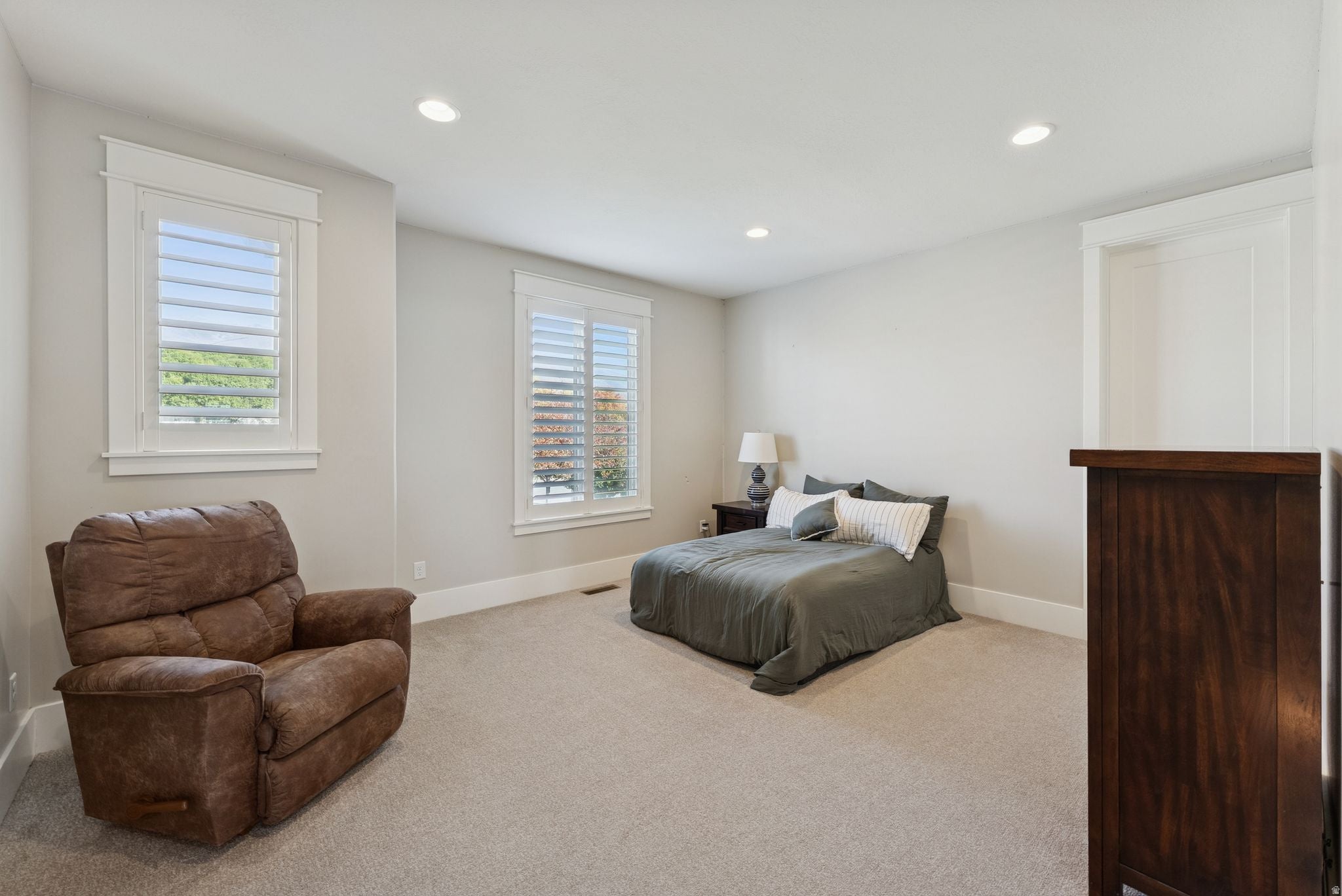 Kaysville, Utah, 84037, United States, 6 Bedrooms Bedrooms, ,5 BathroomsBathrooms,Residential,Active,1973308