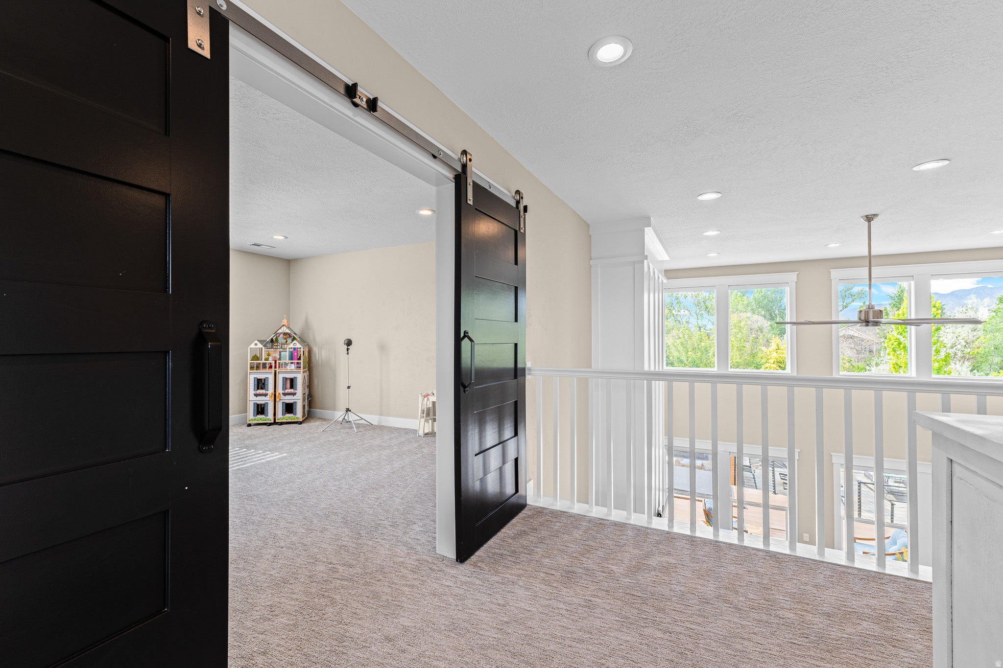 Fruit Heights, Utah, 84037, United States, 6 Bedrooms Bedrooms, ,4 BathroomsBathrooms,Residential,Contingent,2045711