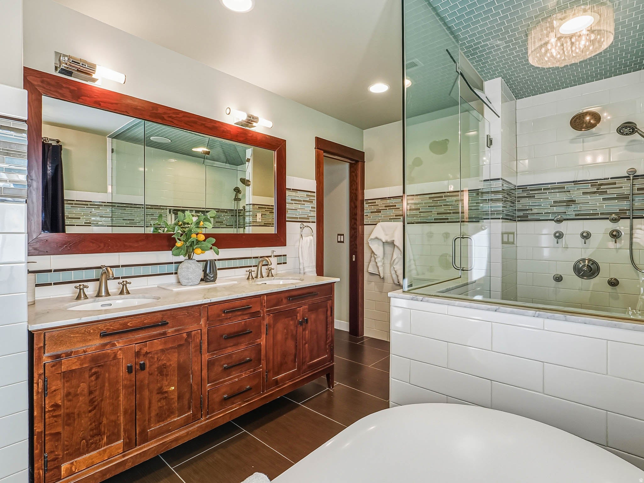 Salt Lake City, Utah, 84105, United States, 6 Bedrooms Bedrooms, ,4 BathroomsBathrooms,Residential,Active,2000214