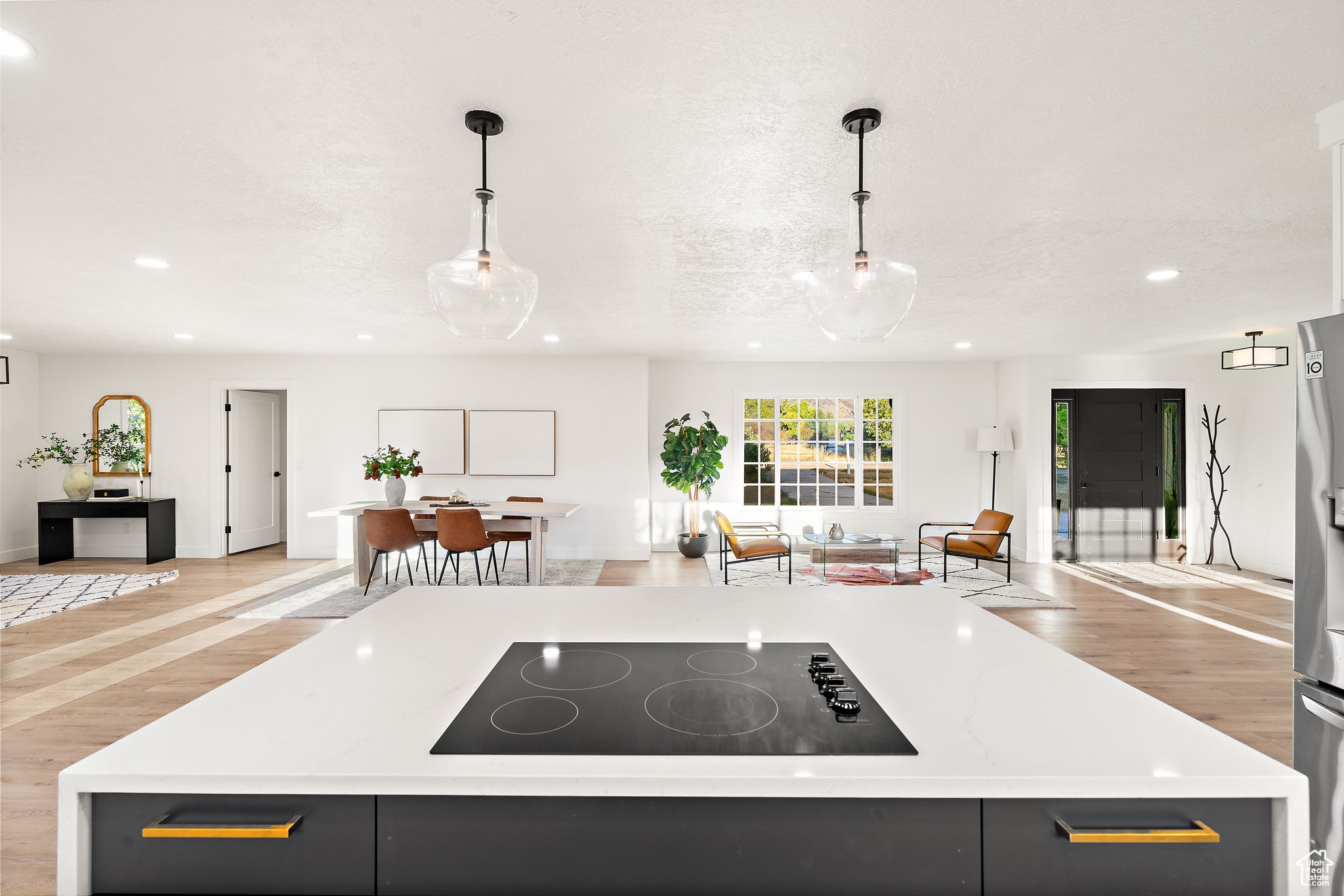 Huntsville, Utah, 84317, United States, 4 Bedrooms Bedrooms, ,3 BathroomsBathrooms,Residential,Active,1964495