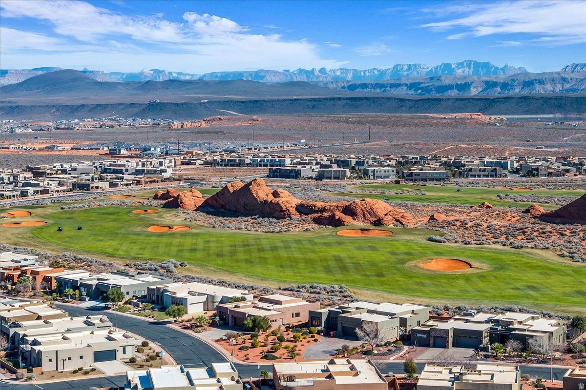 Hurricane, Utah, 84737, United States, 8 Bedrooms Bedrooms, ,6 BathroomsBathrooms,Residential,Active,2015427