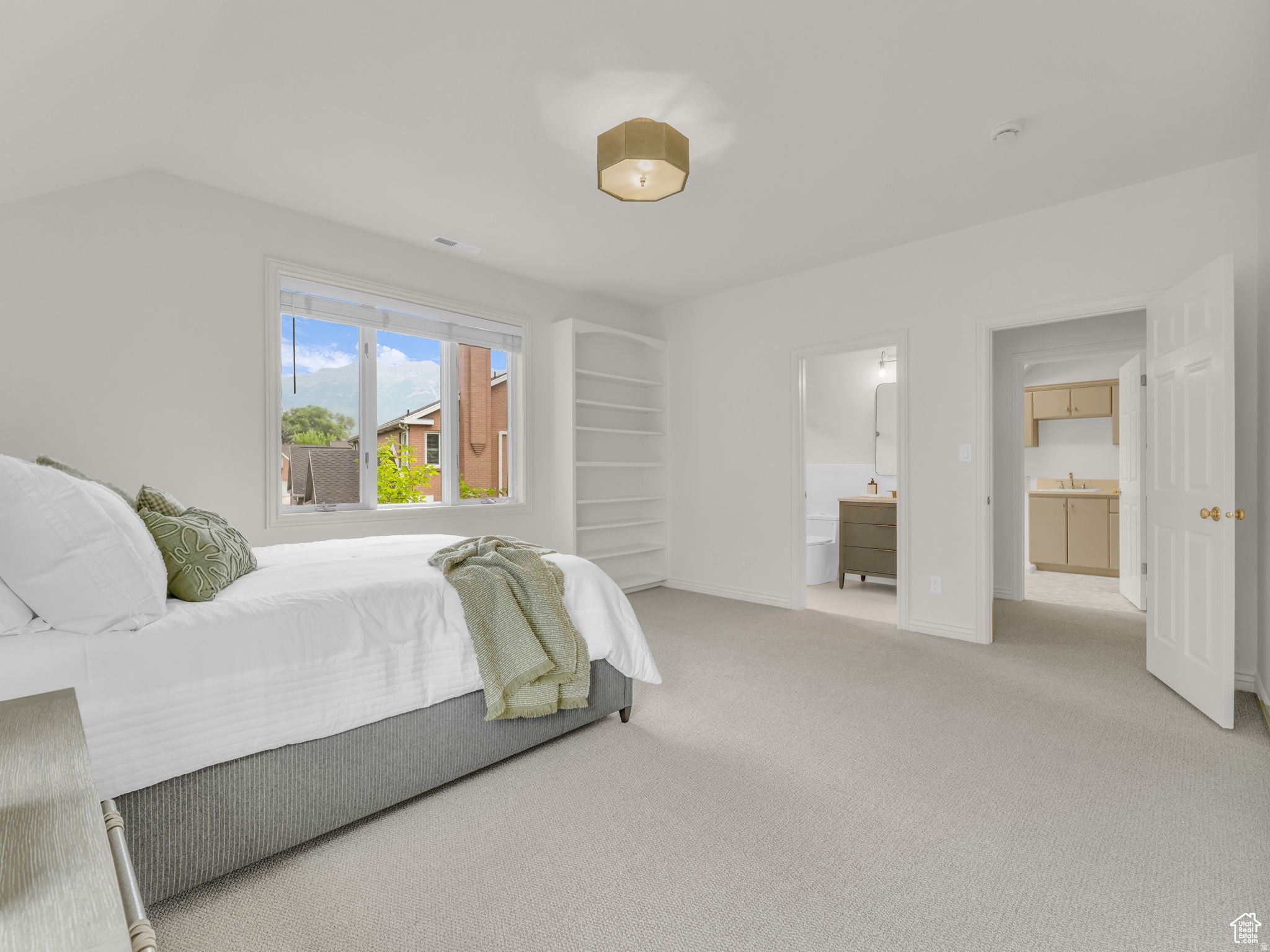 Provo, Utah, 84604, United States, 4 Bedrooms Bedrooms, ,4 BathroomsBathrooms,Residential,Active,2007063