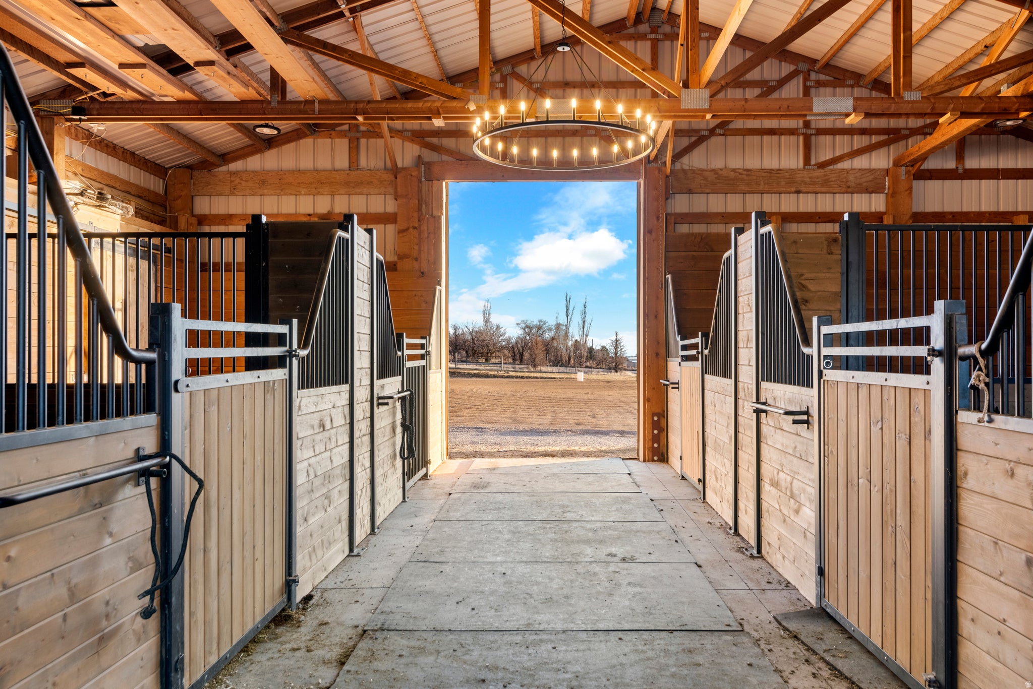 Brigham City, Utah, 84302, United States, 6 Bedrooms Bedrooms, ,4 BathroomsBathrooms,Residential,Active,2015244