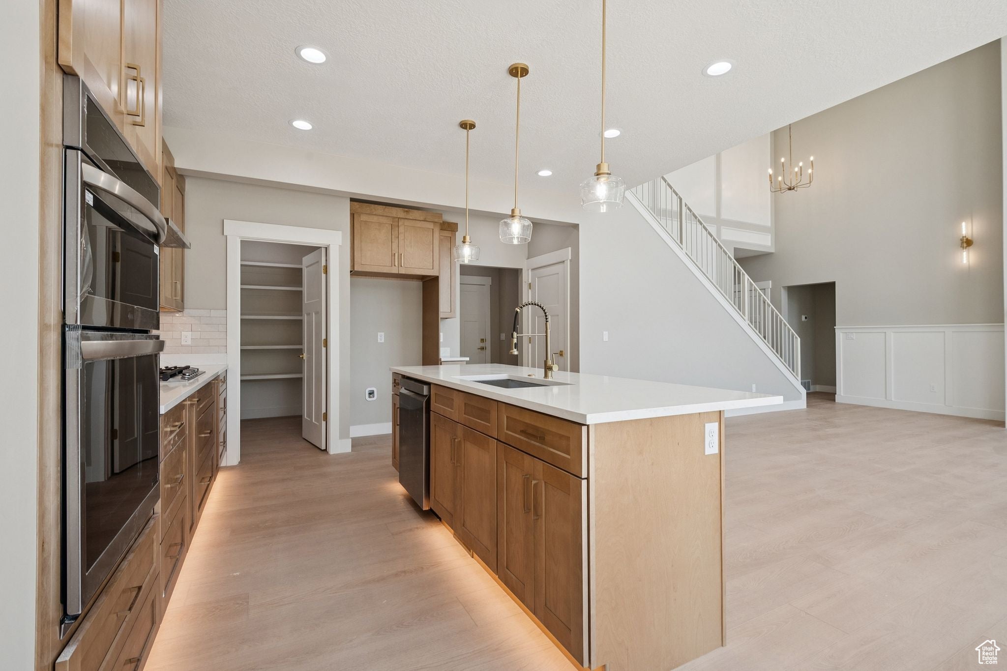 Lehi, Utah, 84043, United States, 7 Bedrooms Bedrooms, ,4 BathroomsBathrooms,Residential,Active,1849505