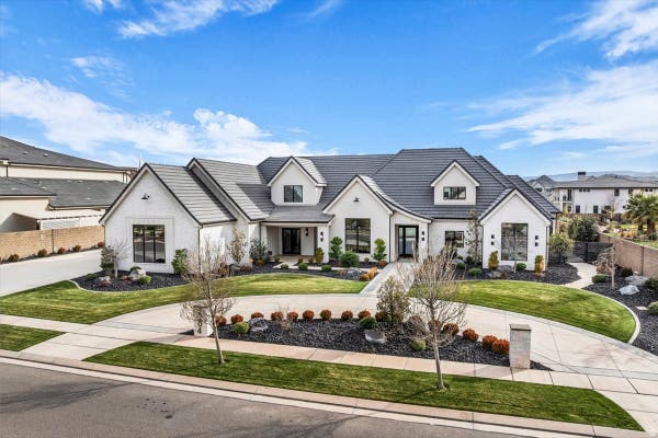 2204 E 3770 S, ST GEORGE, UT 84790 - Image b7b40eb5a33c13d8bc6187b70161dec38fb38354