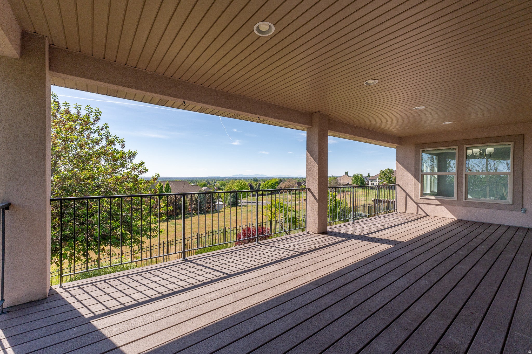 Fruit Heights, Utah, 84037, United States, 6 Bedrooms Bedrooms, ,5 BathroomsBathrooms,Residential,Active,2044980