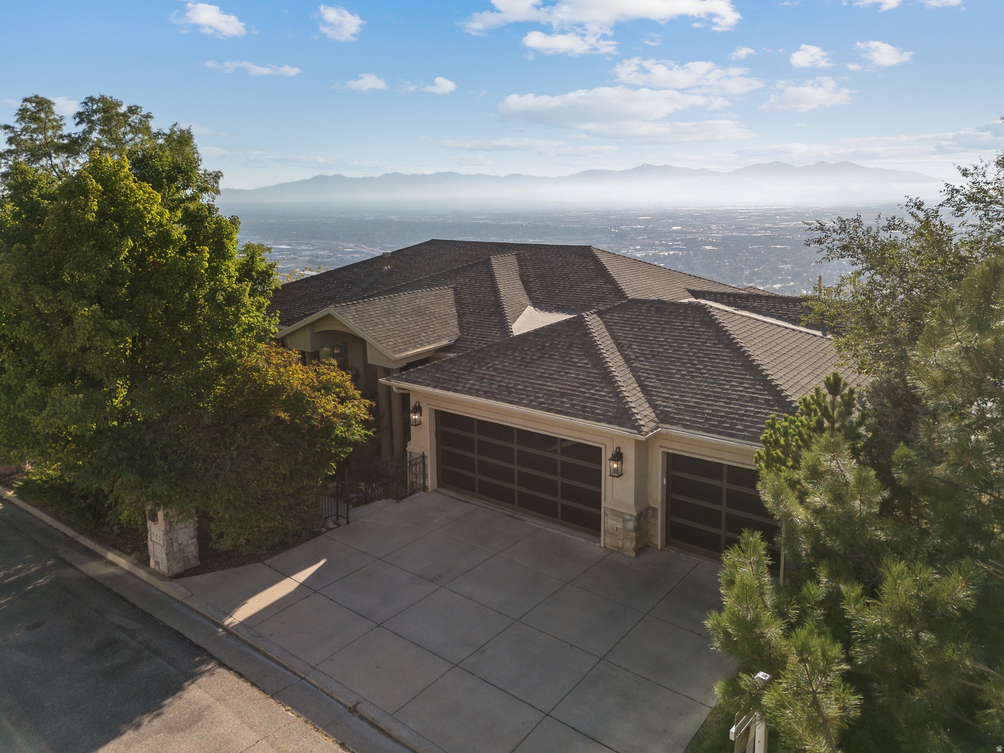 Salt Lake City, Utah, 84103, United States, 5 Bedrooms Bedrooms, ,4 BathroomsBathrooms,Residential,Active,2042745