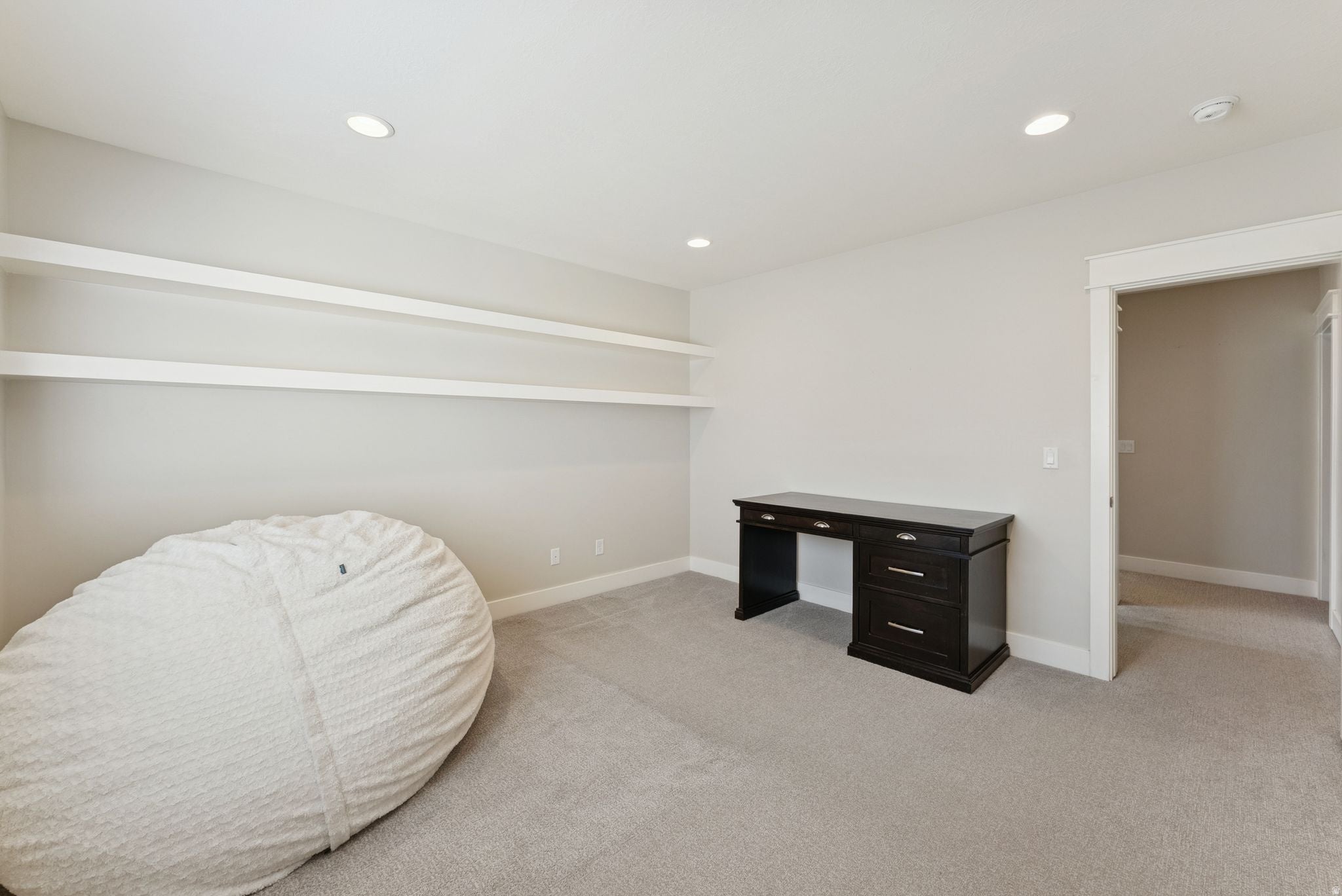 Kaysville, Utah, 84037, United States, 6 Bedrooms Bedrooms, ,5 BathroomsBathrooms,Residential,Active,1973308