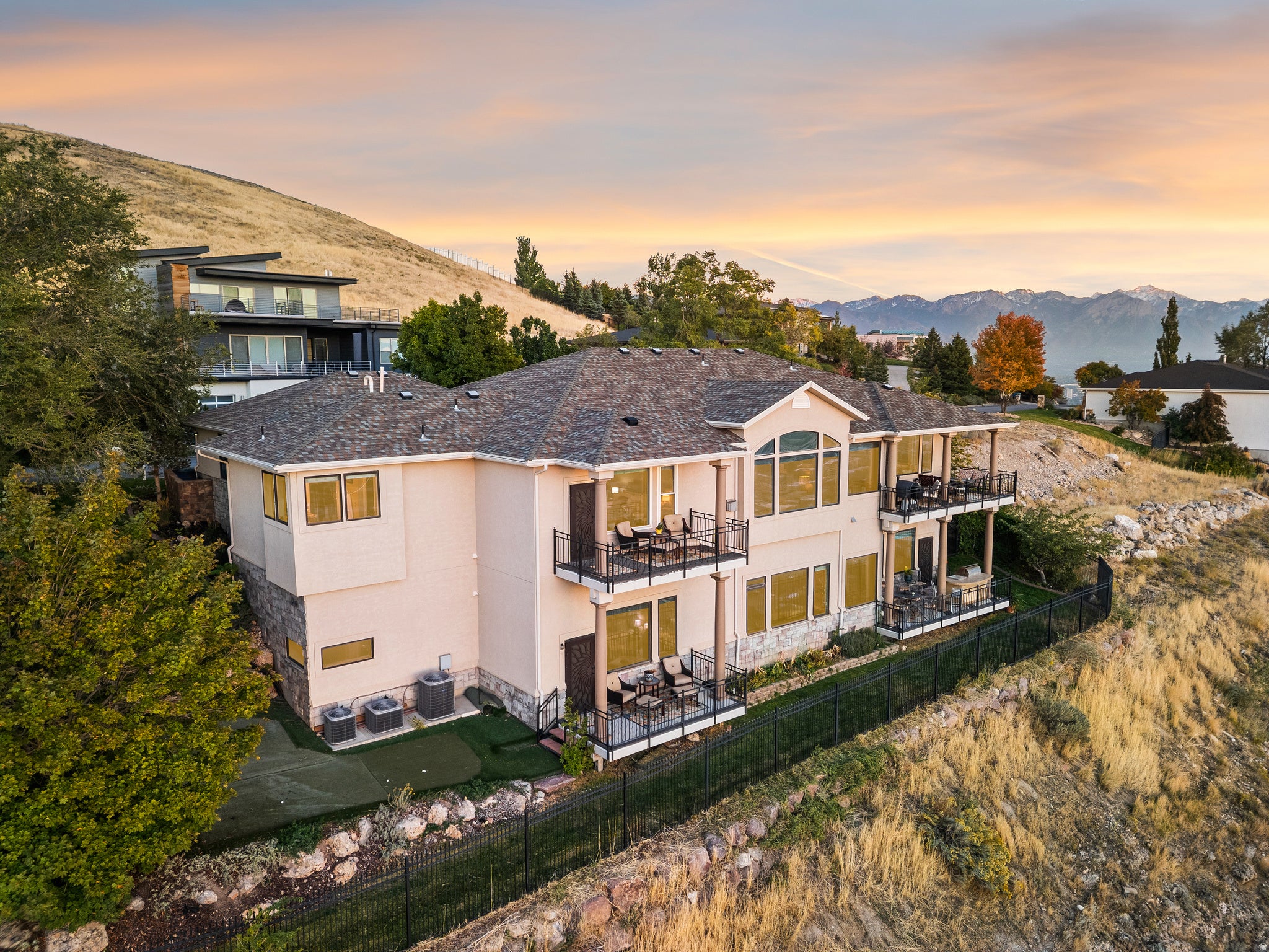 Salt Lake City, Utah, 84103, United States, 5 Bedrooms Bedrooms, ,4 BathroomsBathrooms,Residential,Active,2042745