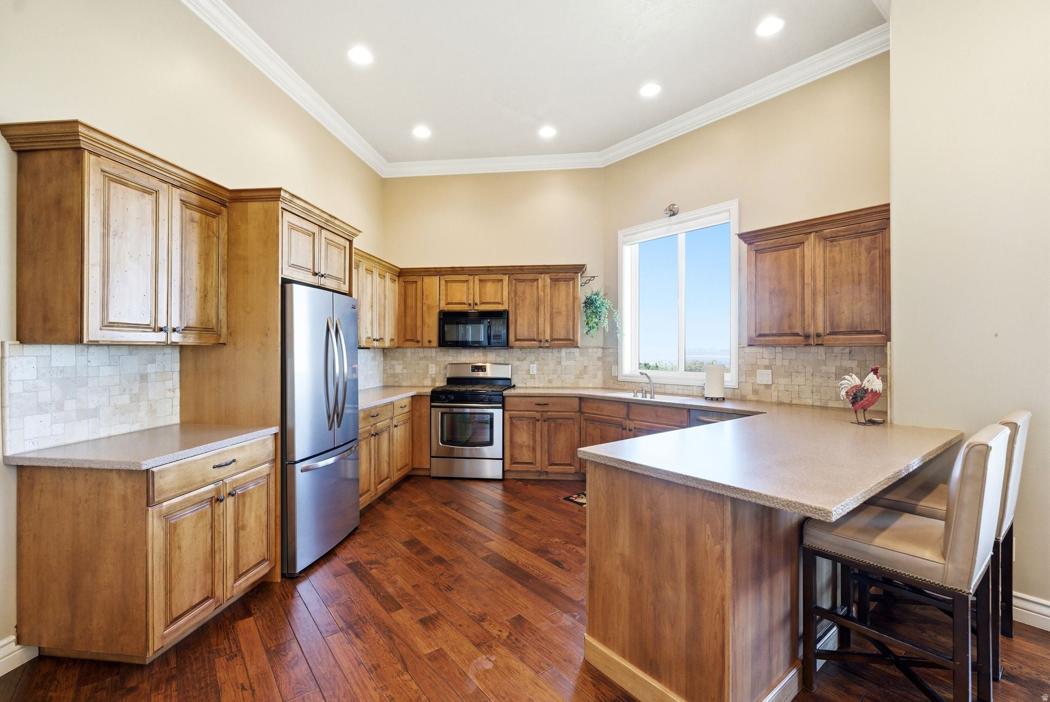Bountiful, Utah, 84010, United States, 6 Bedrooms Bedrooms, ,6 BathroomsBathrooms,Residential,Active,2044576