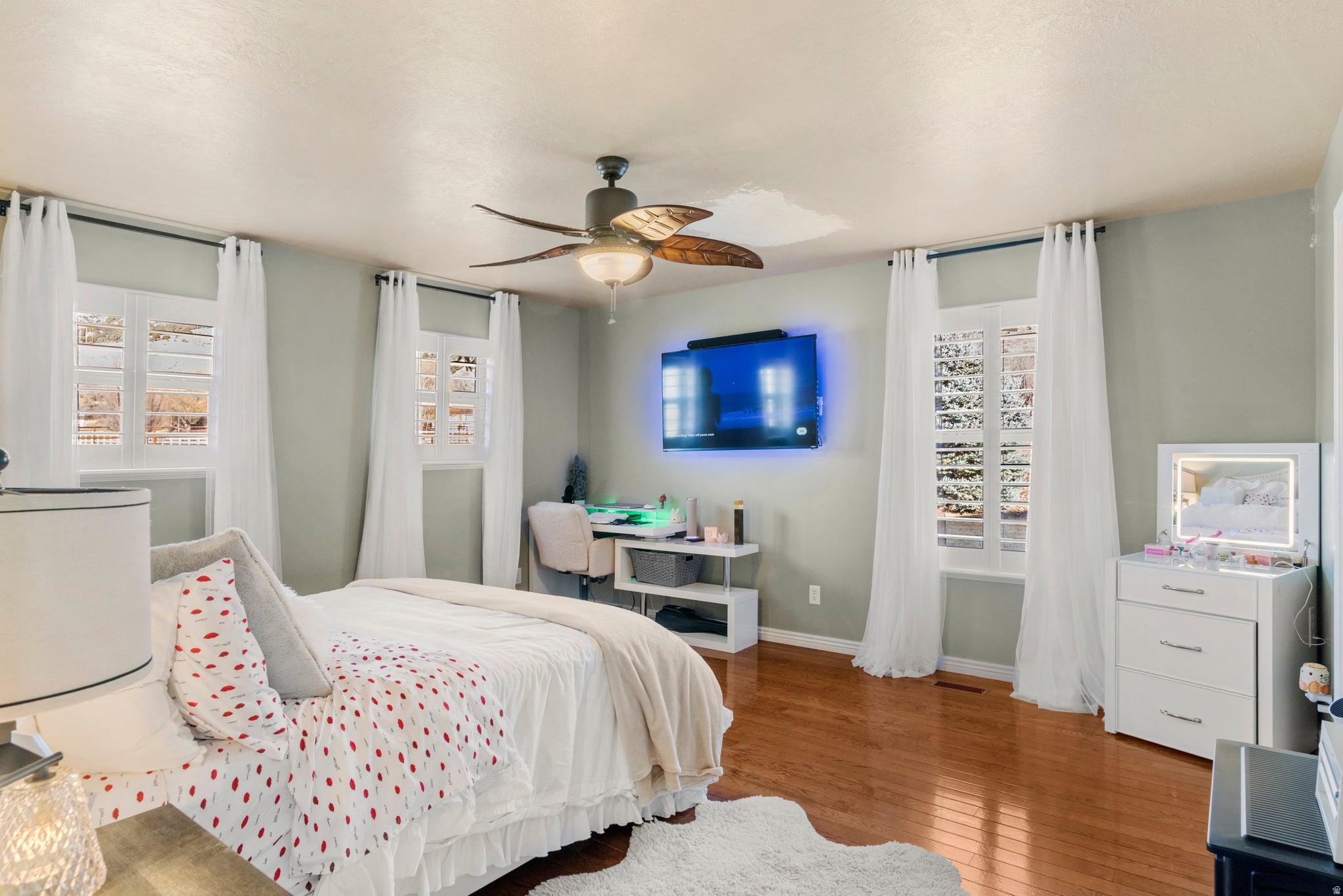 Brigham City, Utah, 84302, United States, 6 Bedrooms Bedrooms, ,4 BathroomsBathrooms,Residential,Active,2015244